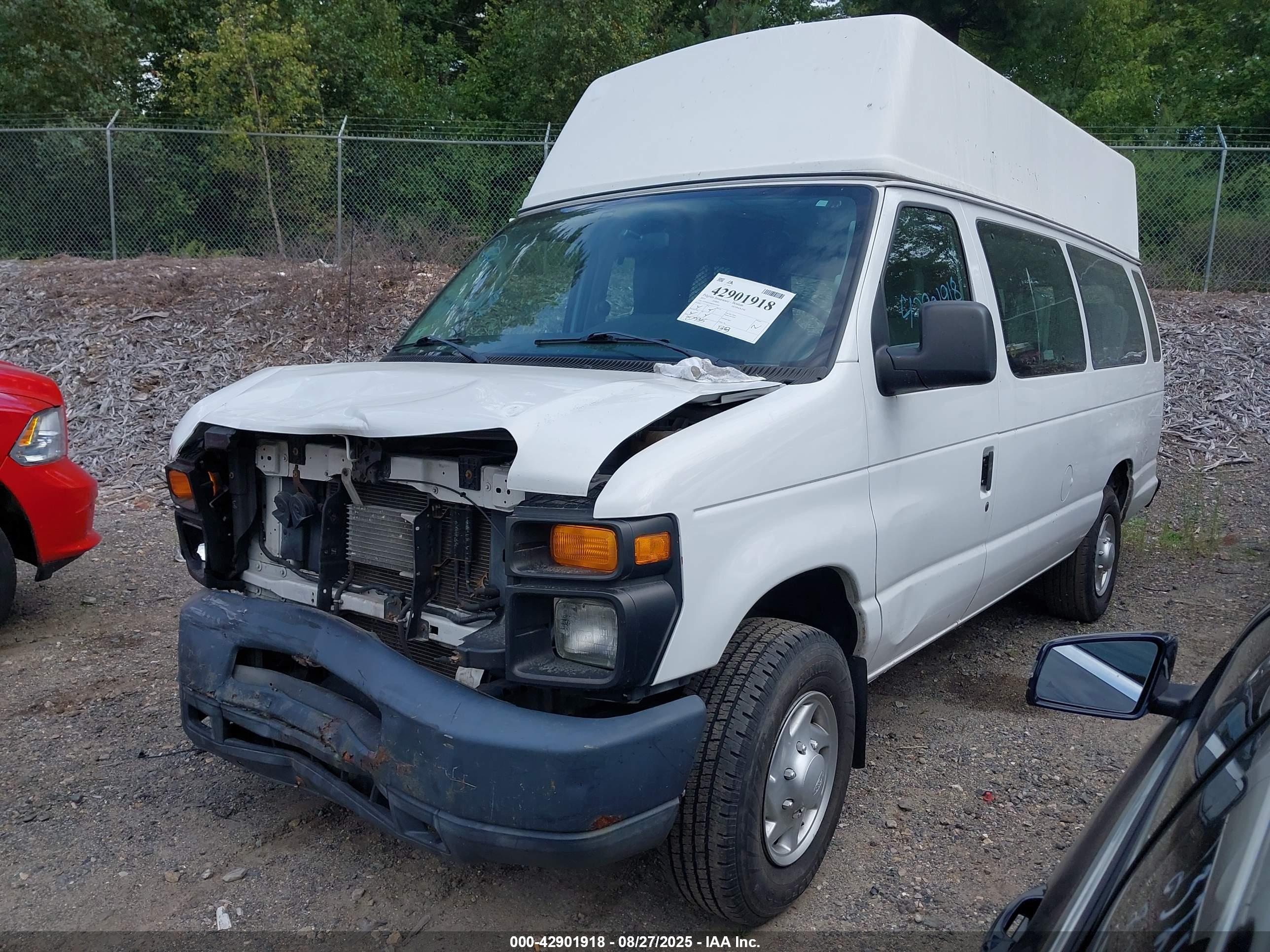 FORD E-250 image 2