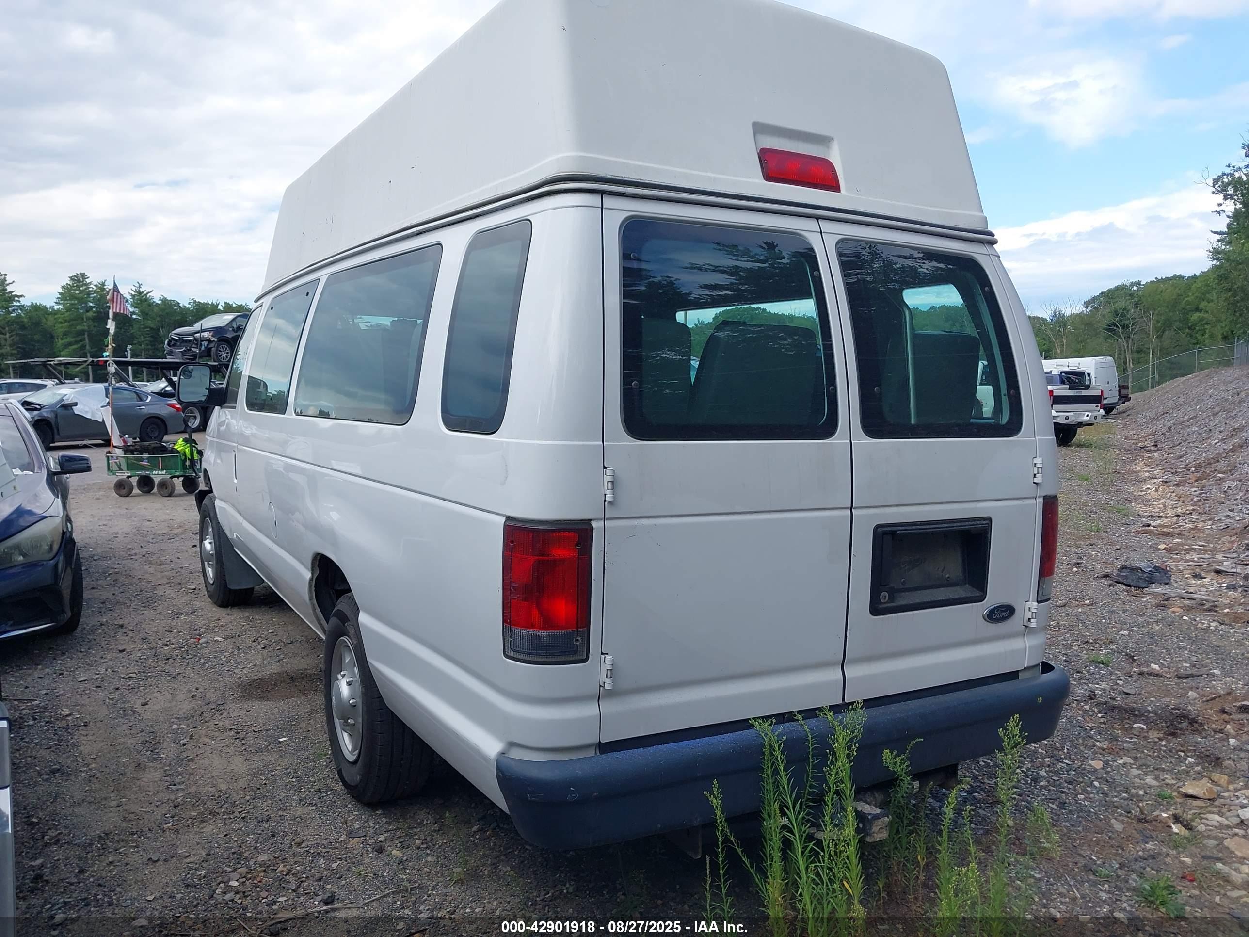 FORD E-250 image 3