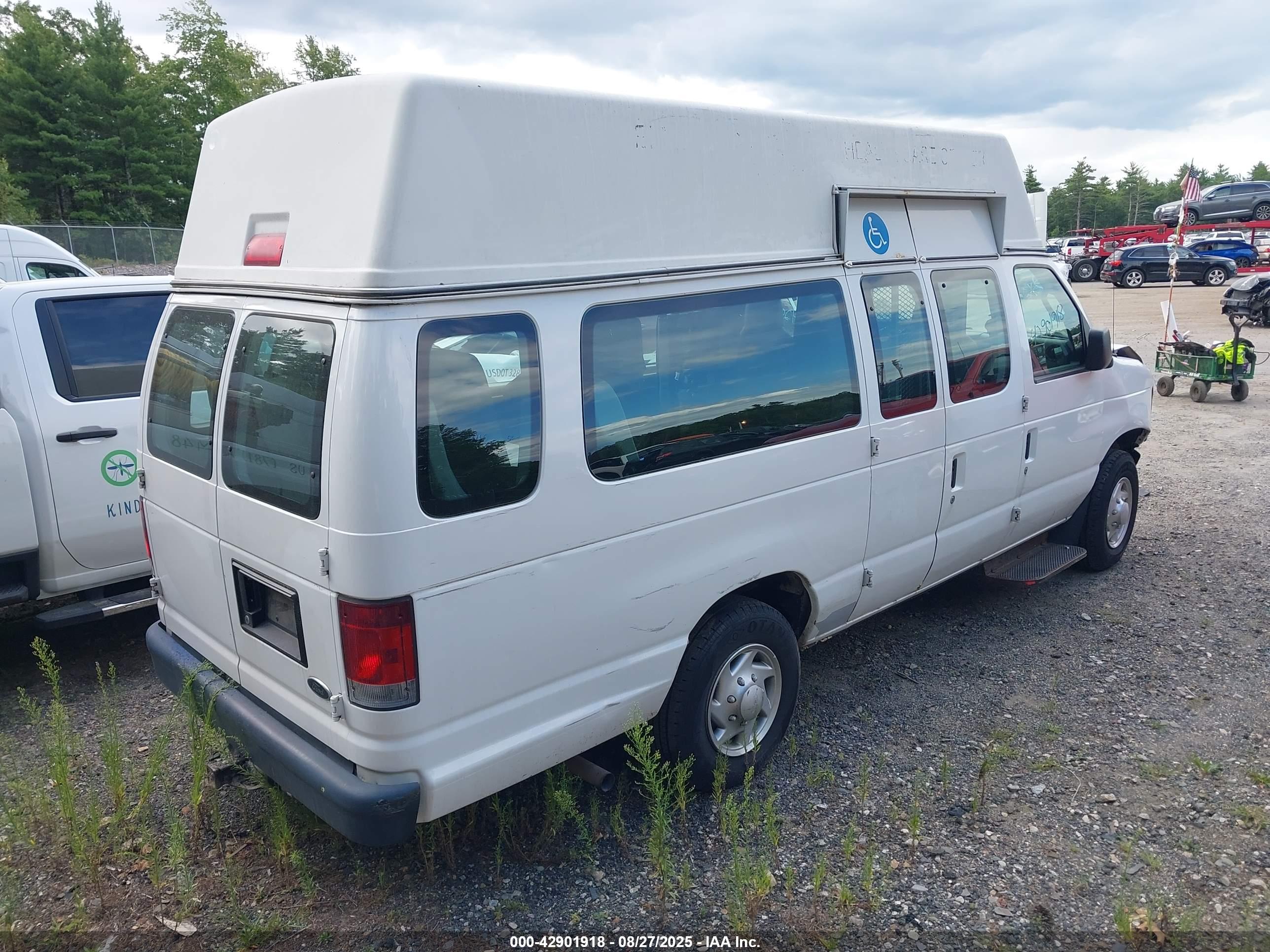 FORD E-250 image 4