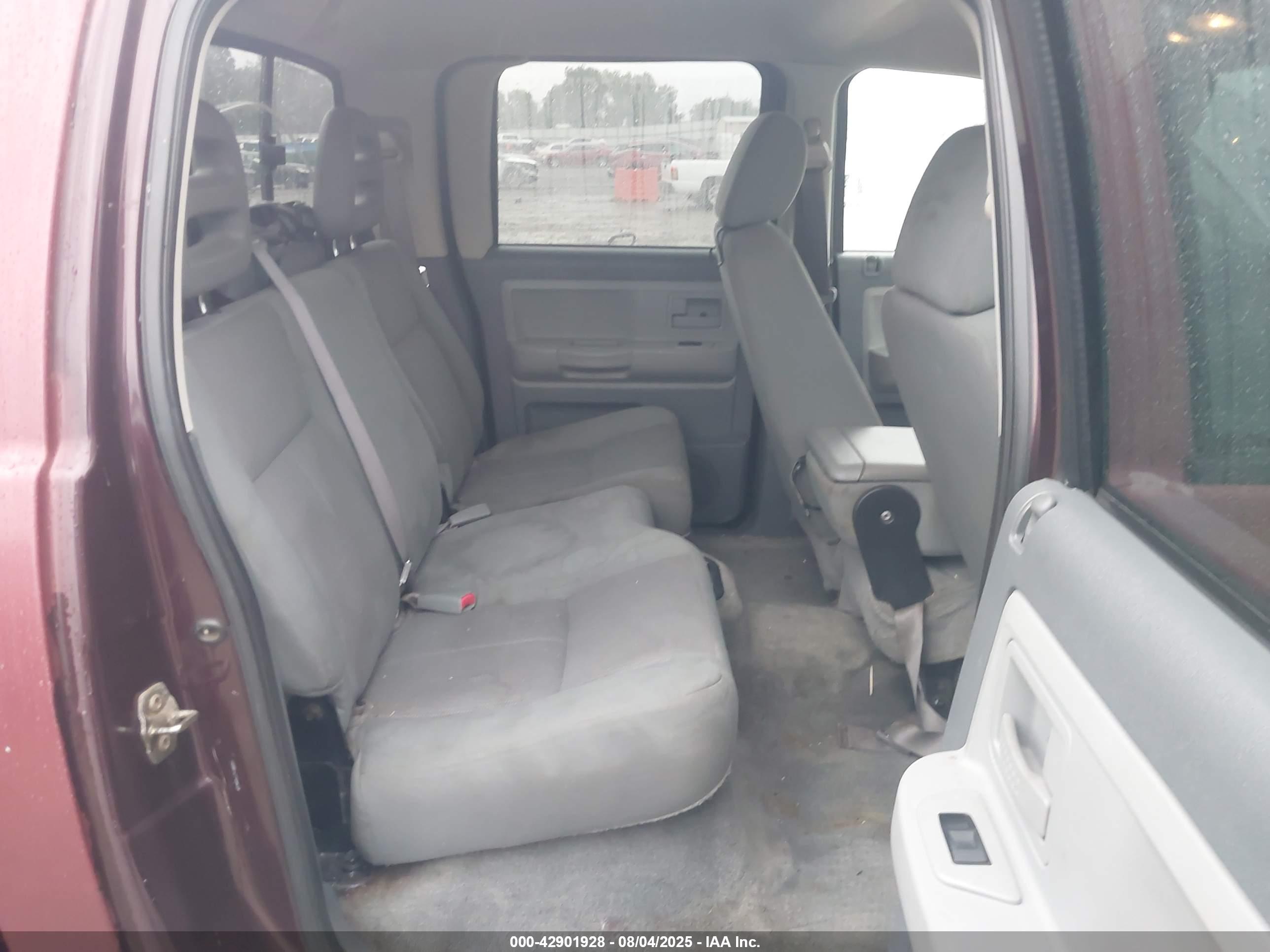 DODGE DAKOTA image 8