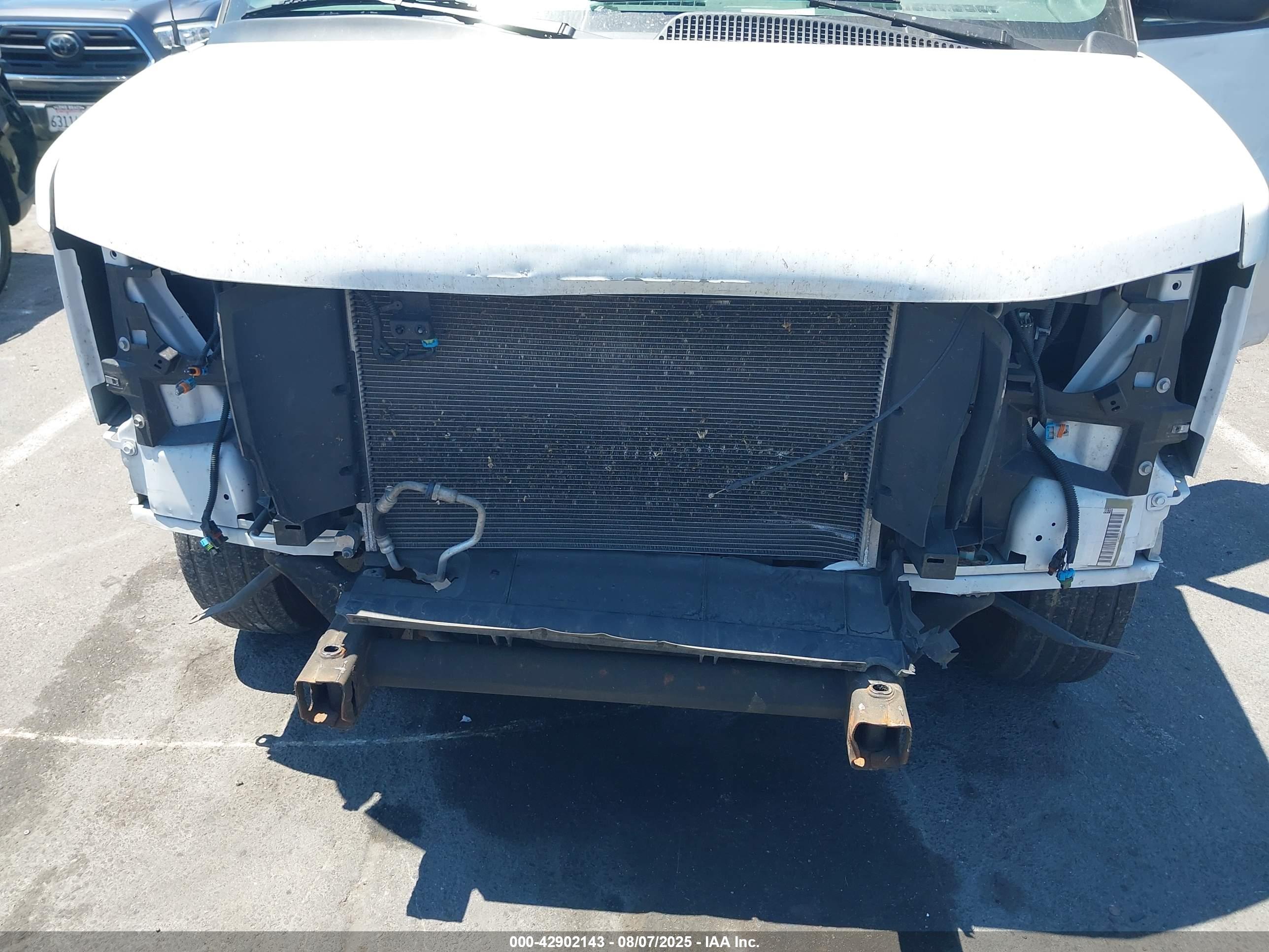 CHEVROLET EXPRESS image 6