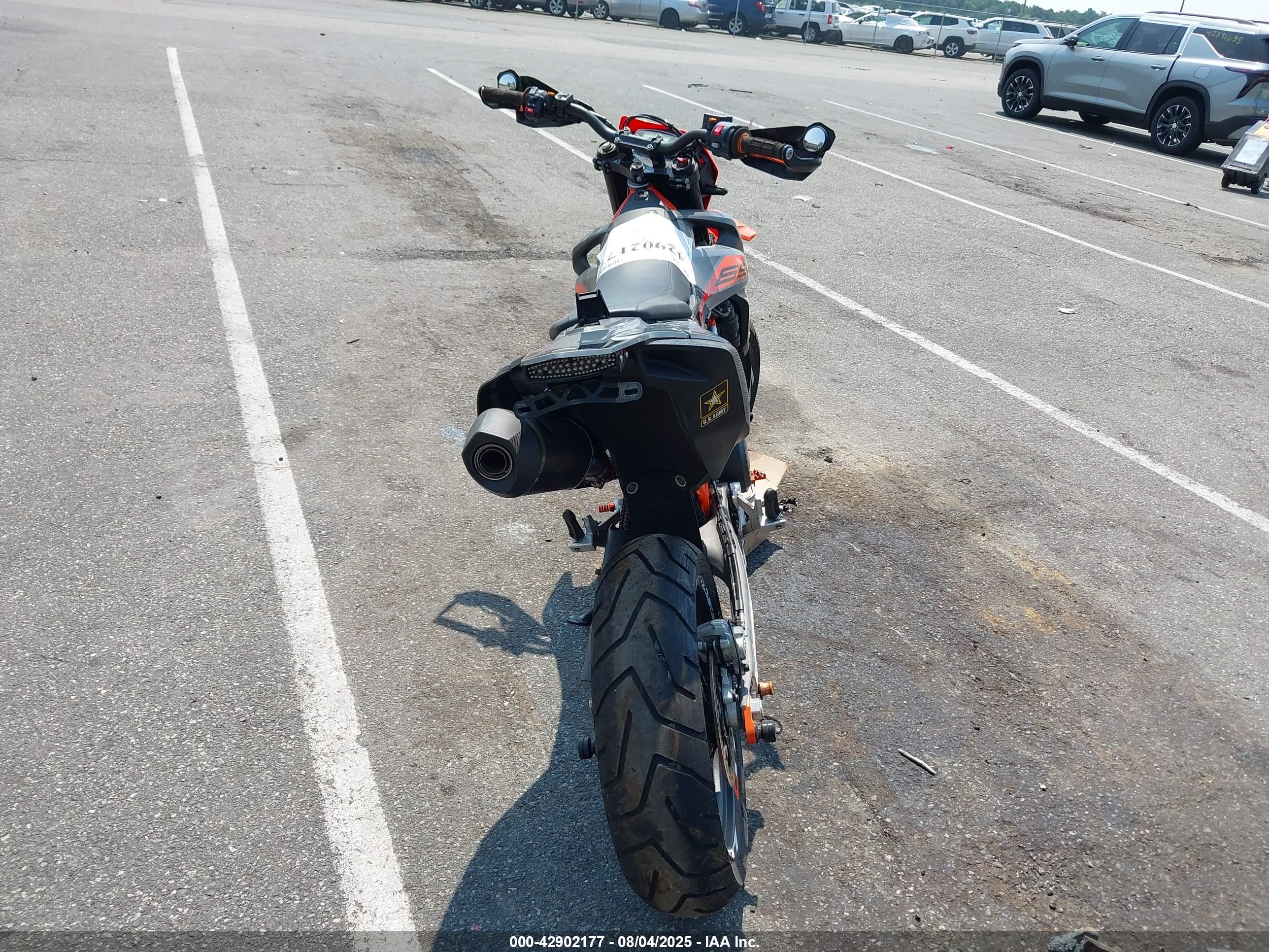 KTM 690 image 6