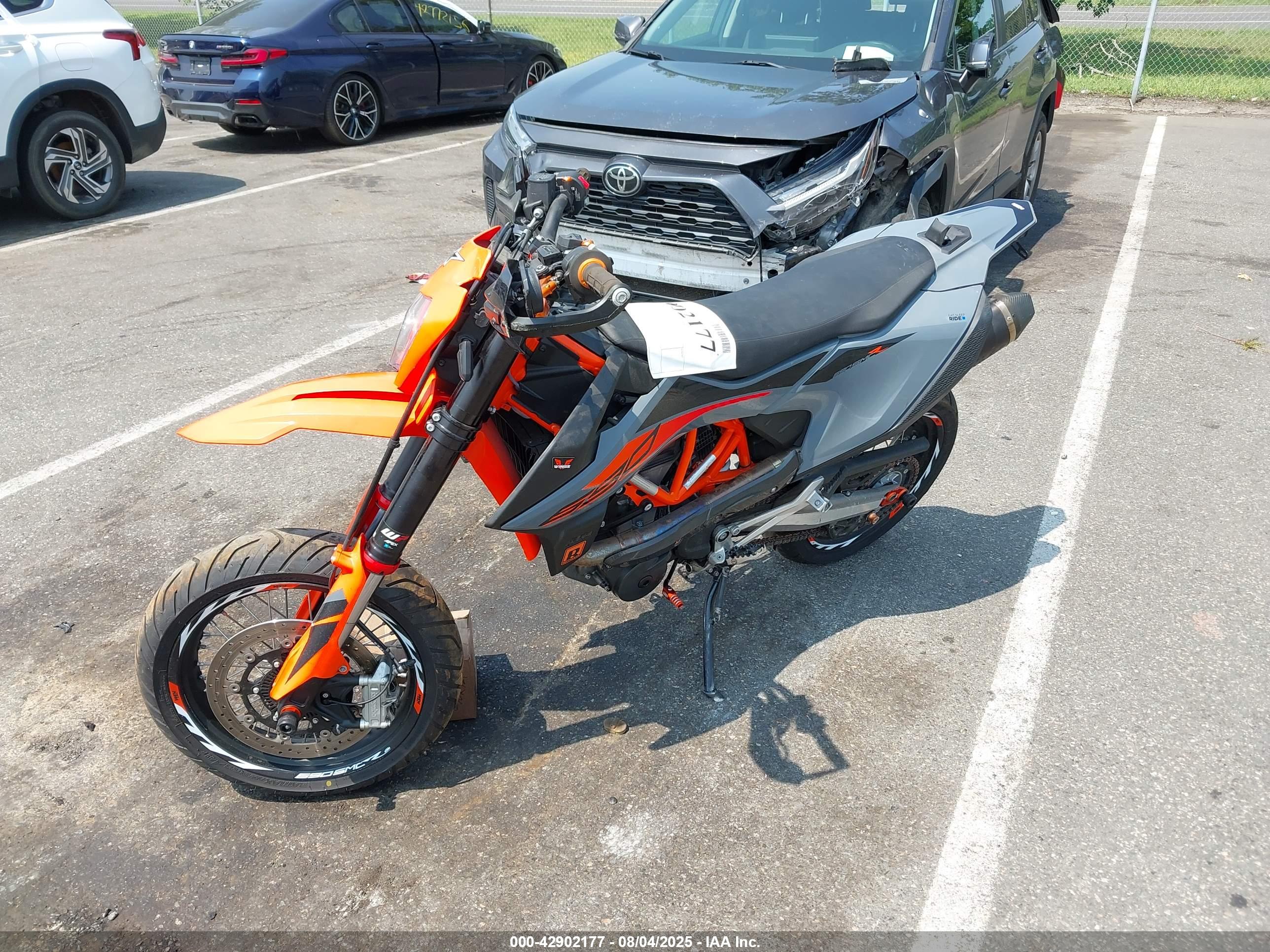 KTM 690 image 9