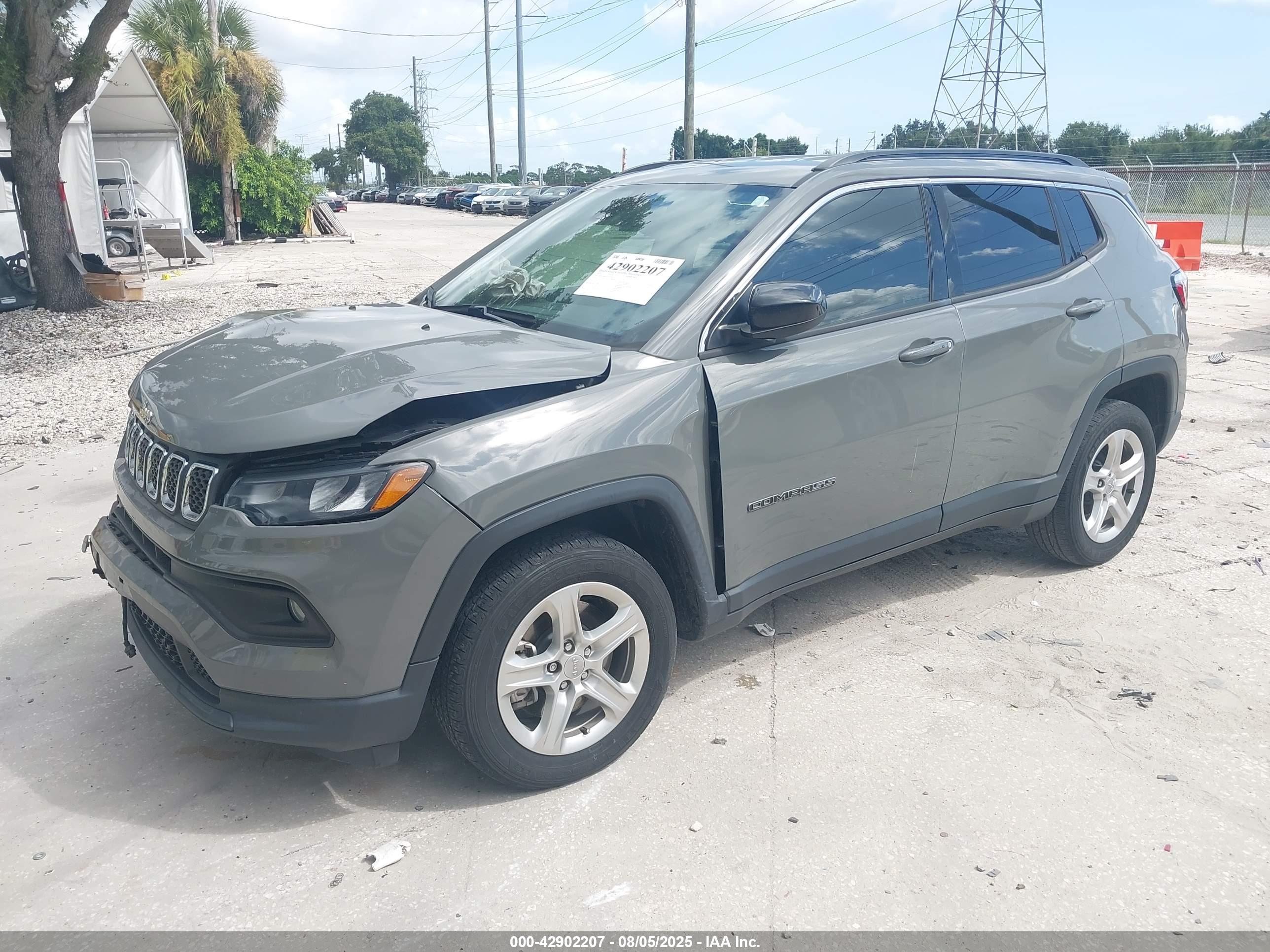 JEEP COMPASS image 2