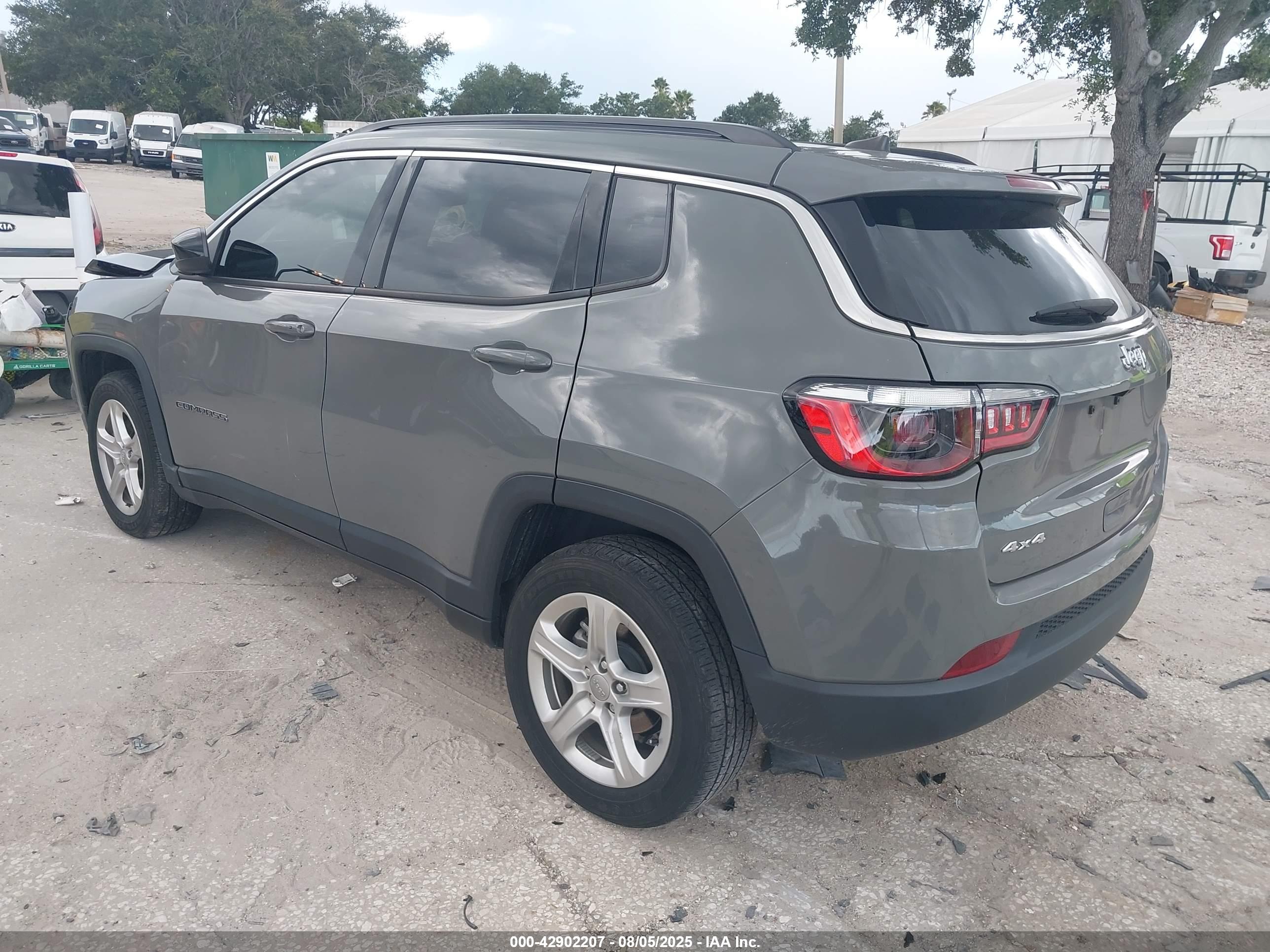 JEEP COMPASS image 3
