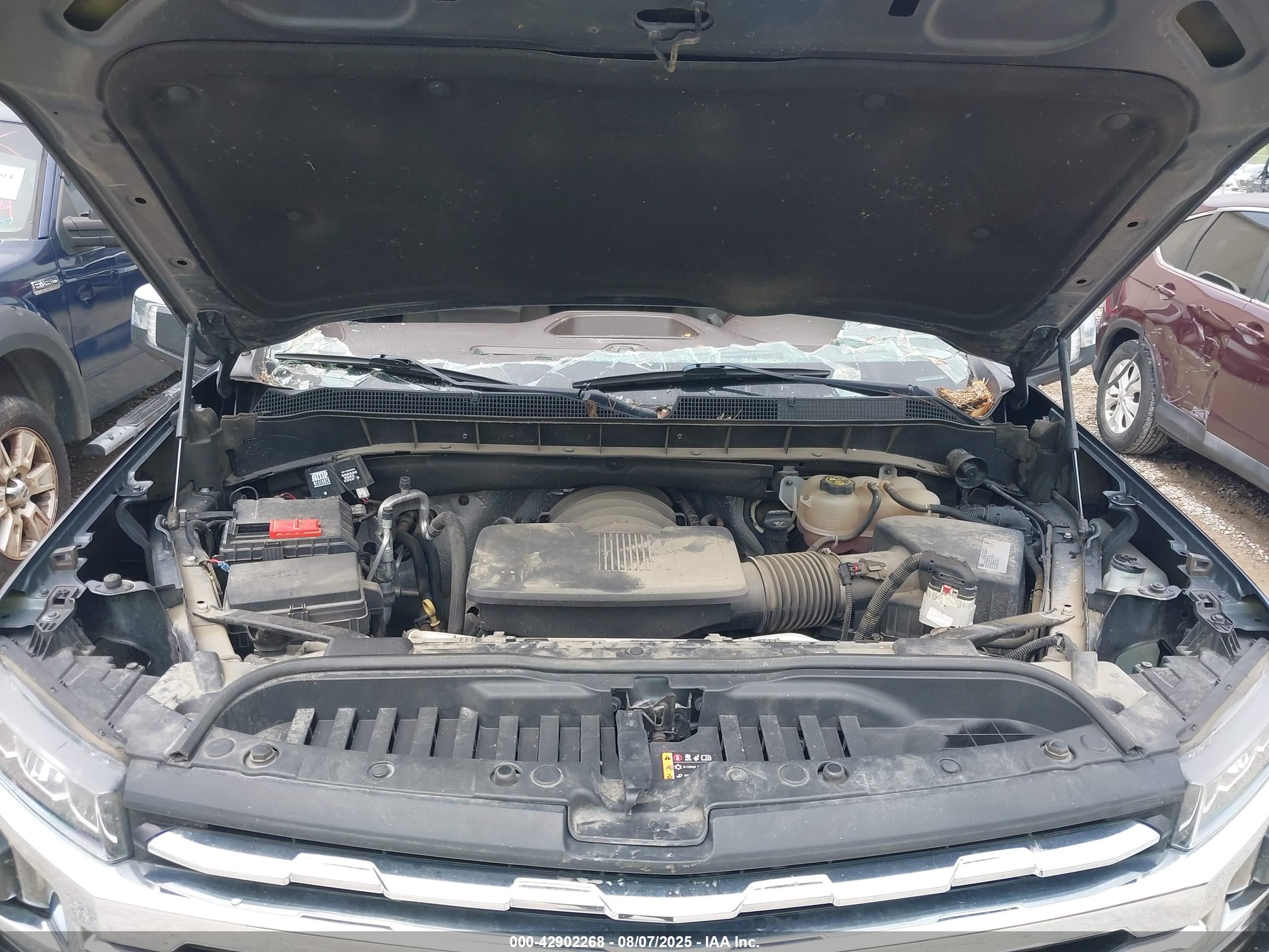 CHEVROLET SILVERADO image 10