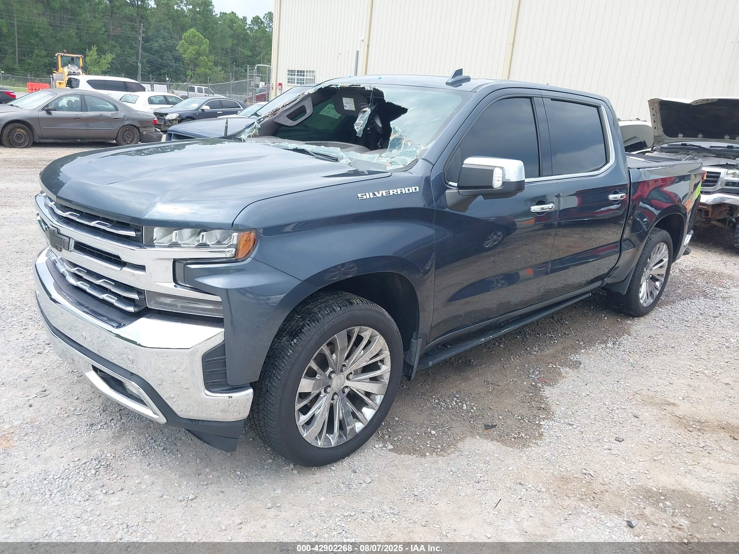 CHEVROLET SILVERADO image 2