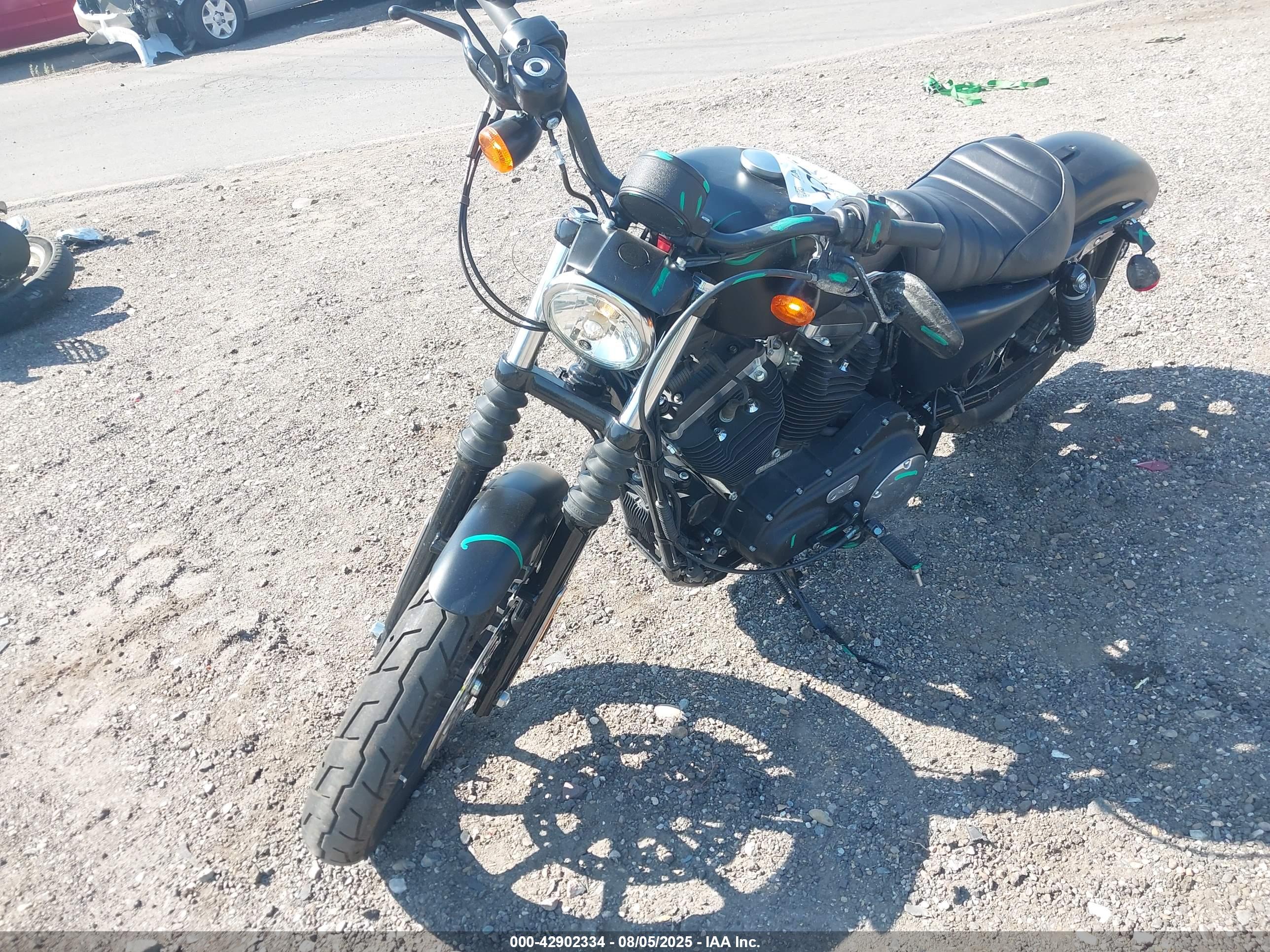 HARLEY-DAVIDSON XL883 image 2