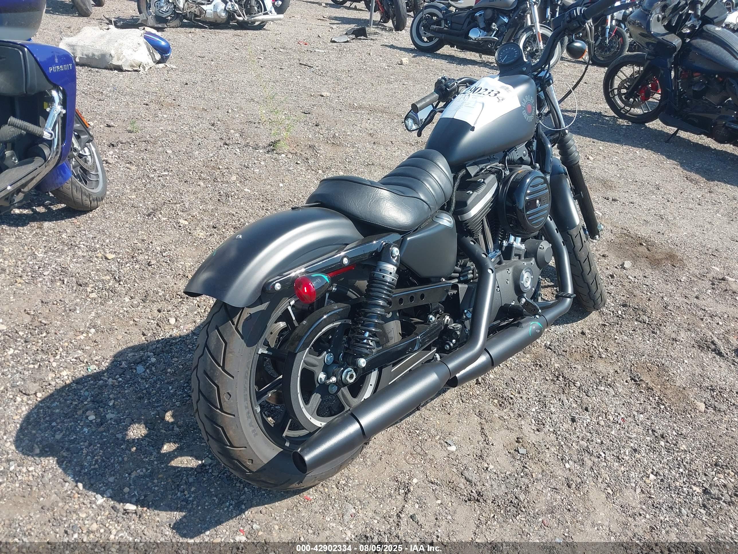 HARLEY-DAVIDSON XL883 image 4