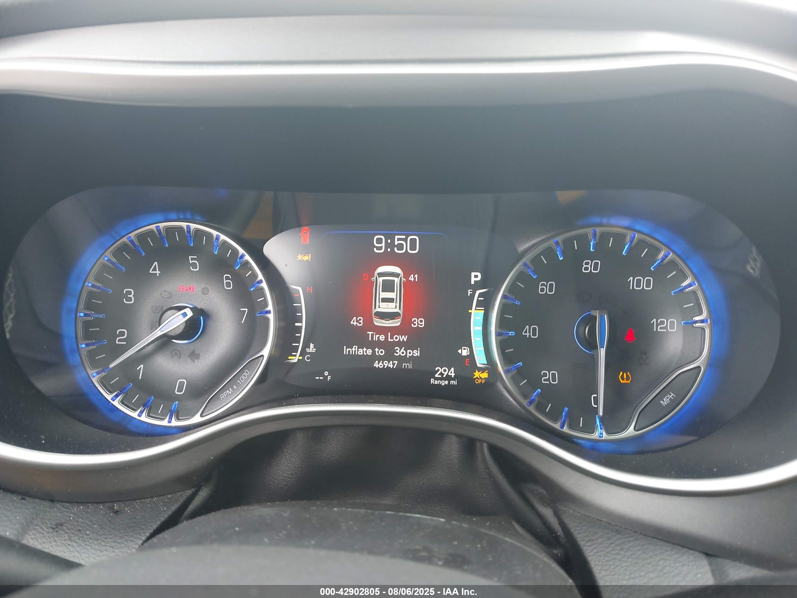 CHRYSLER PACIFICA image 7