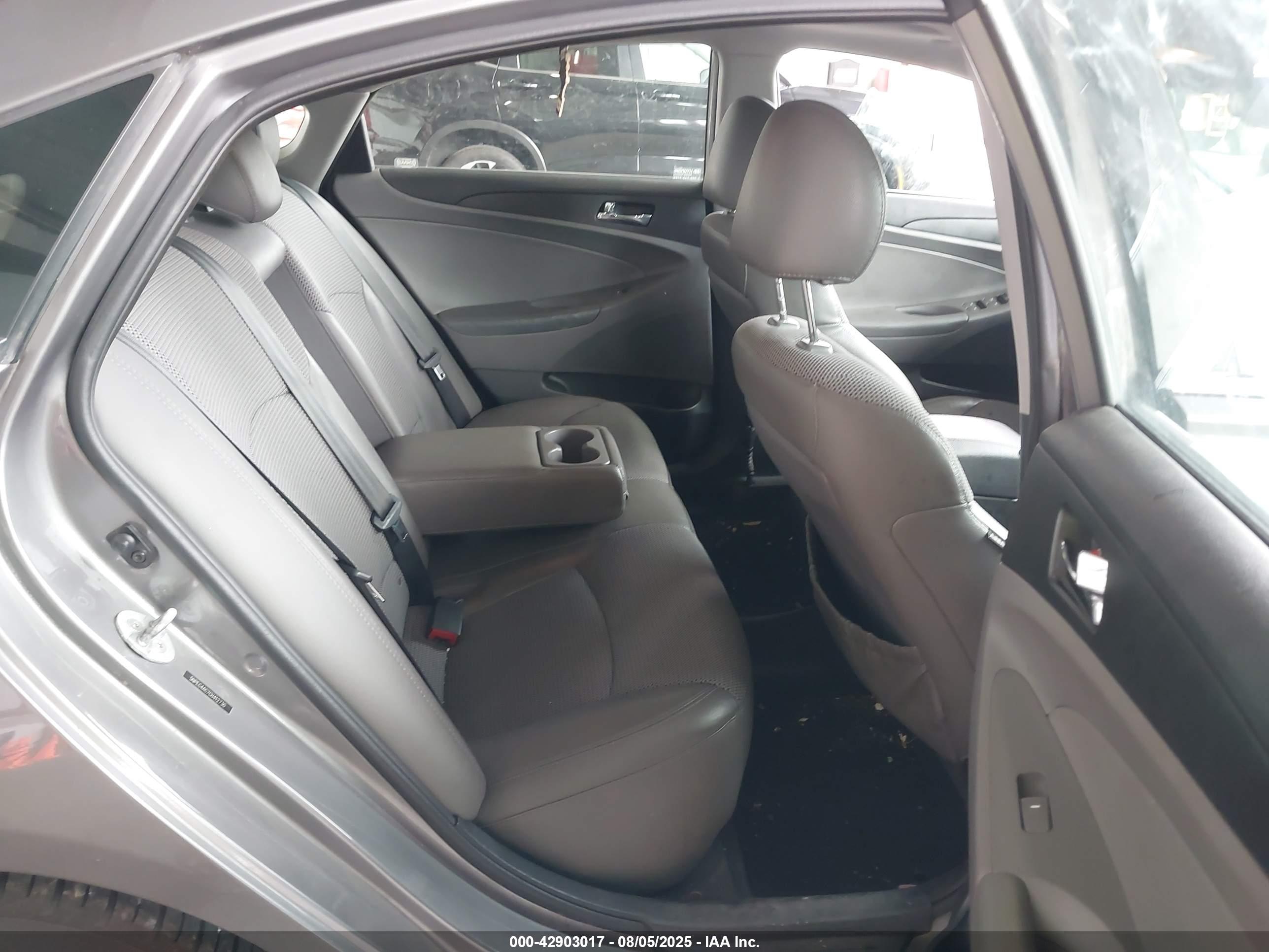 HYUNDAI SONATA image 8