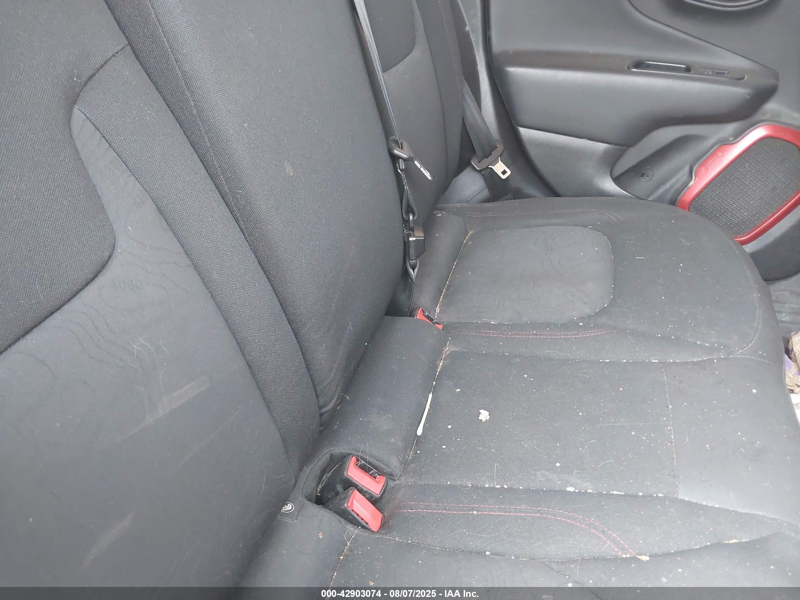 JEEP RENEGADE image 8