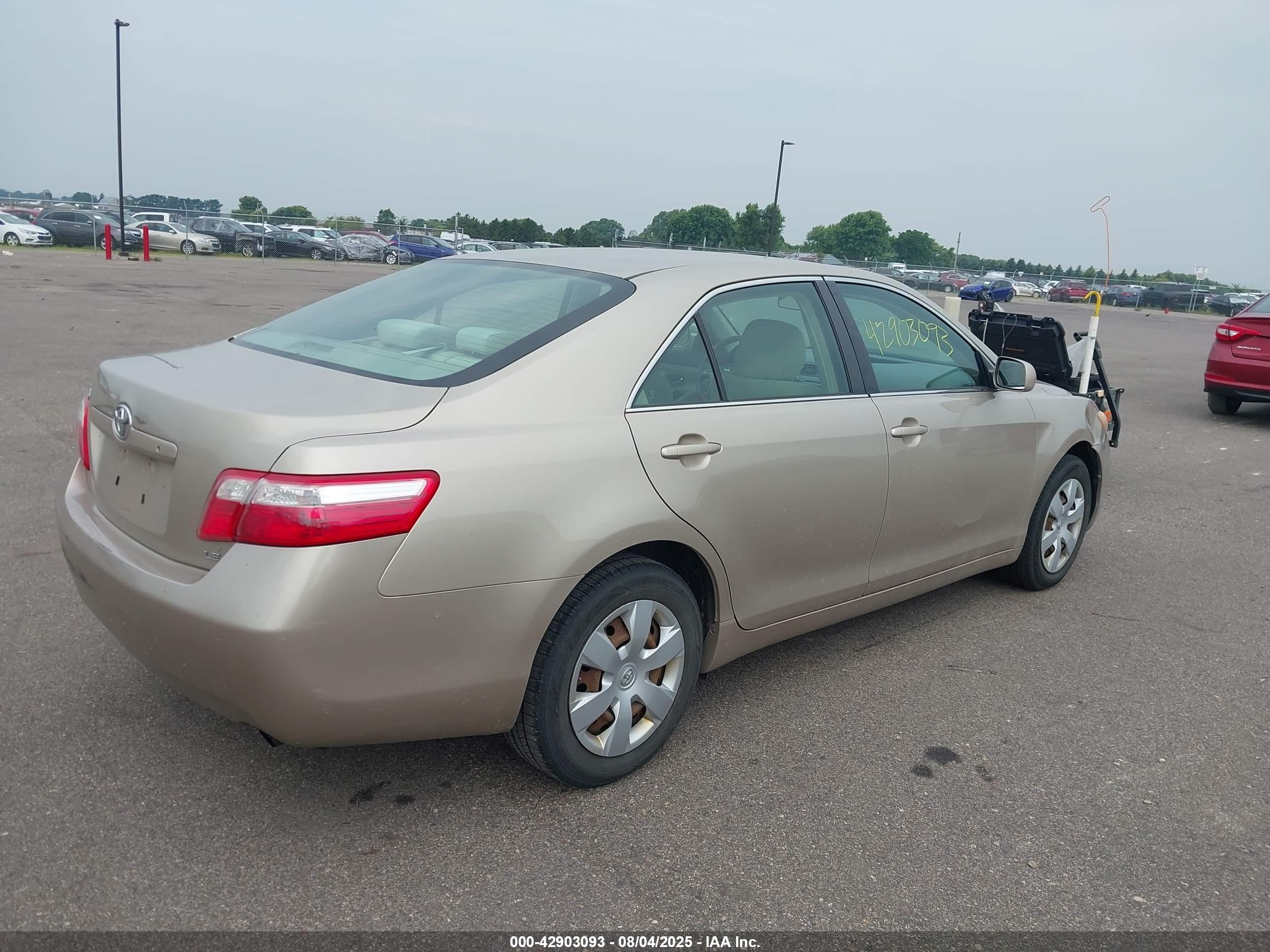 TOYOTA CAMRY image 4