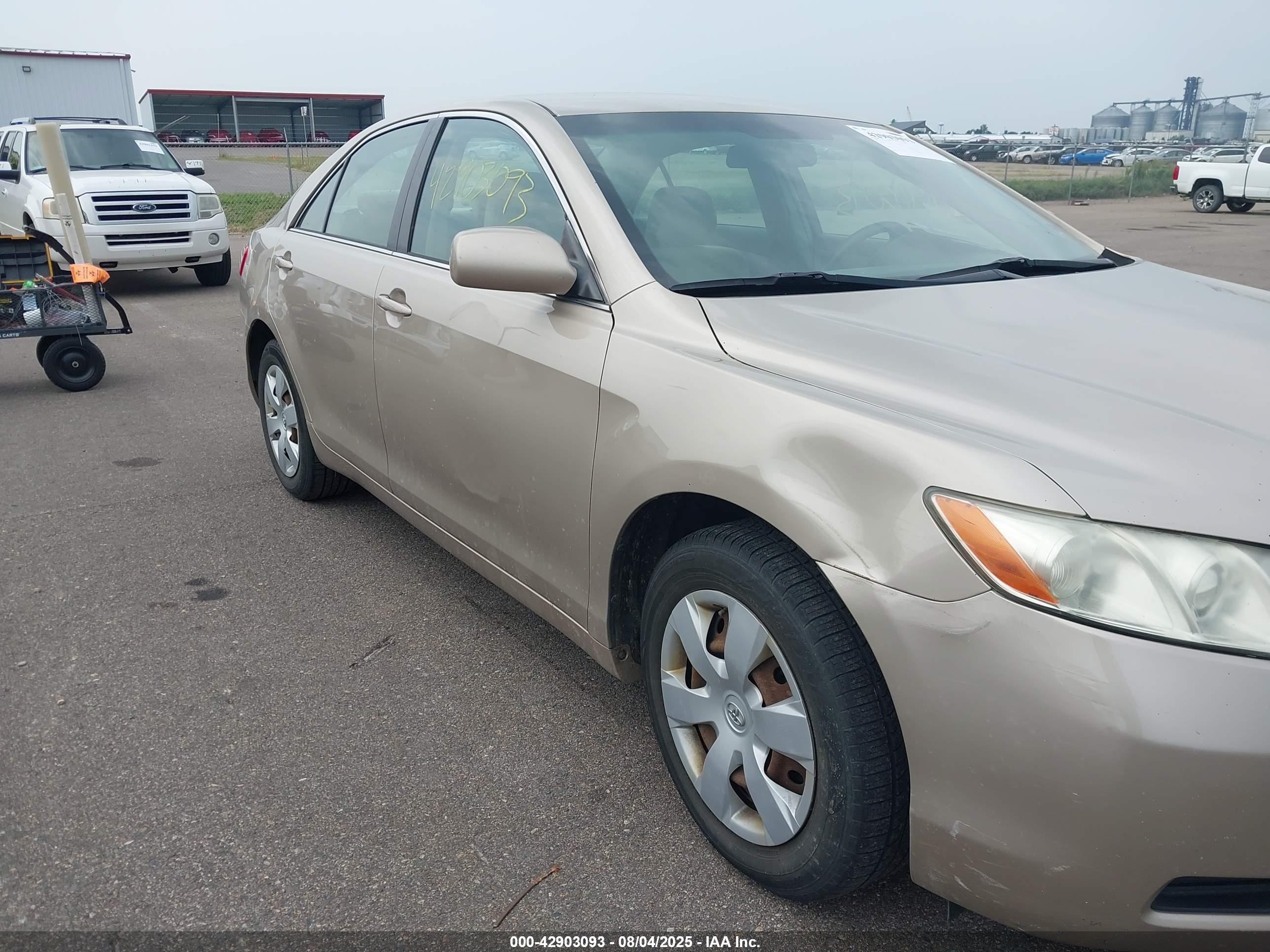 TOYOTA CAMRY image 6