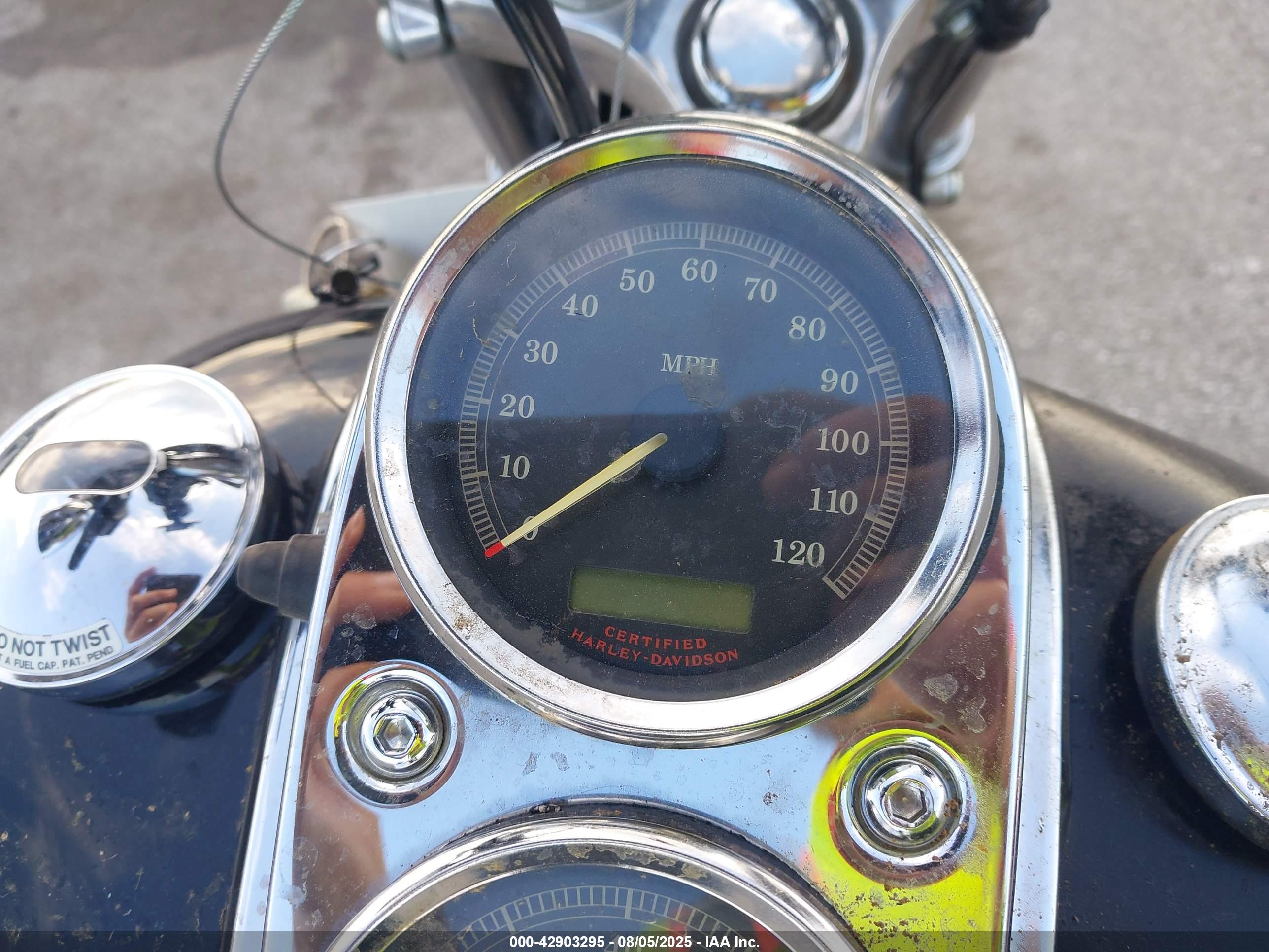 HARLEY-DAVIDSON FXDLI image 7