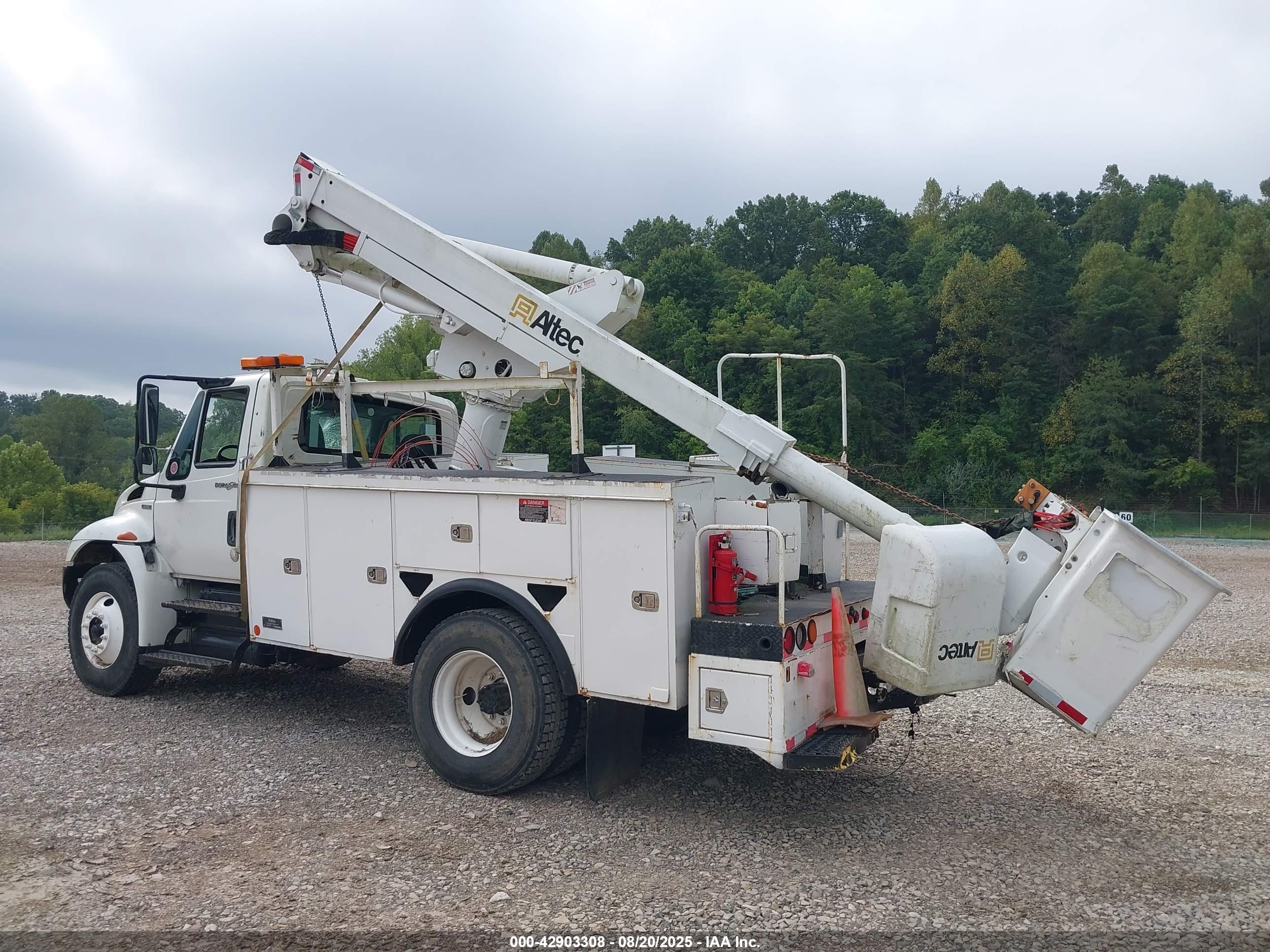 INTERNATIONAL 4000 image 3
