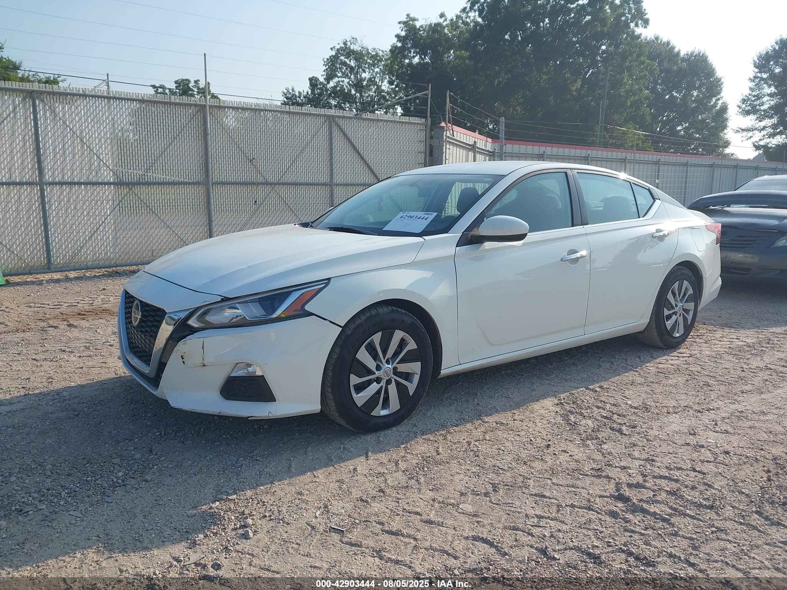 NISSAN ALTIMA image 2