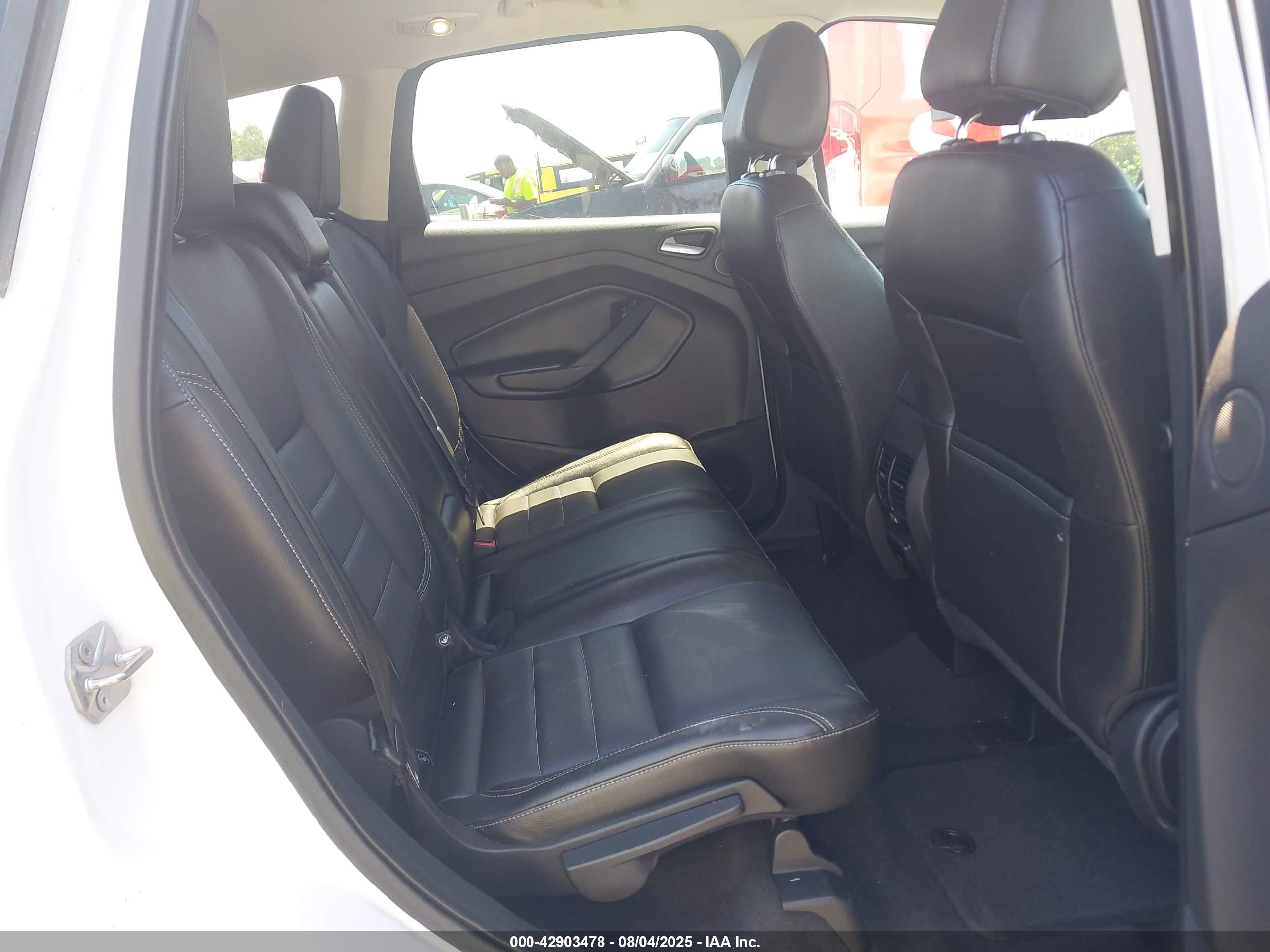 FORD ESCAPE image 8