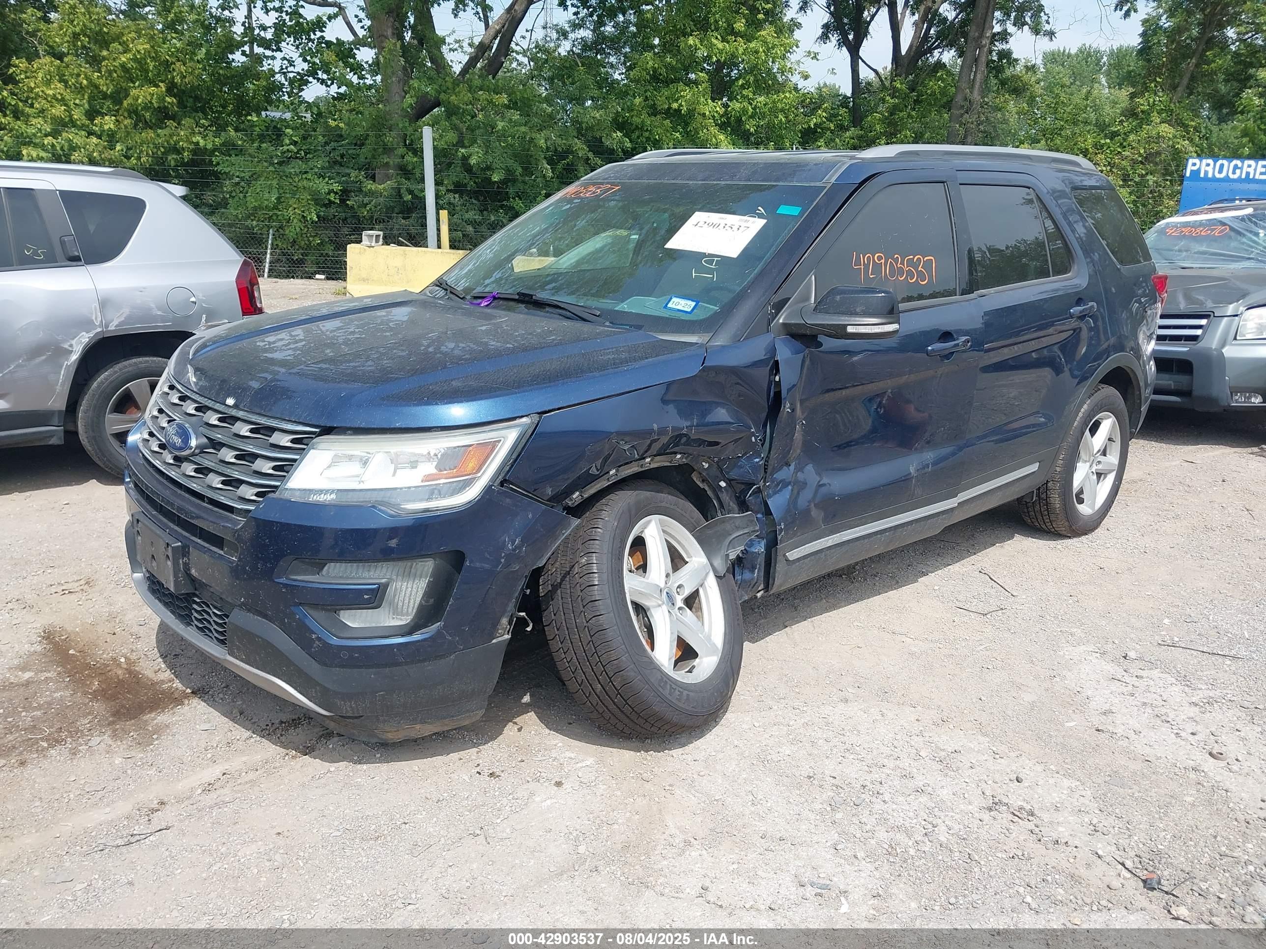 FORD EXPLORER image 2