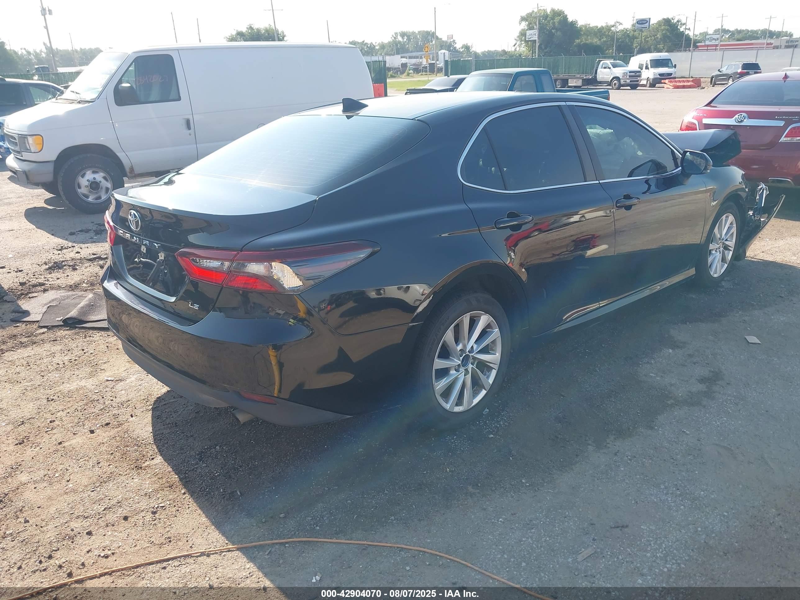 TOYOTA CAMRY image 4