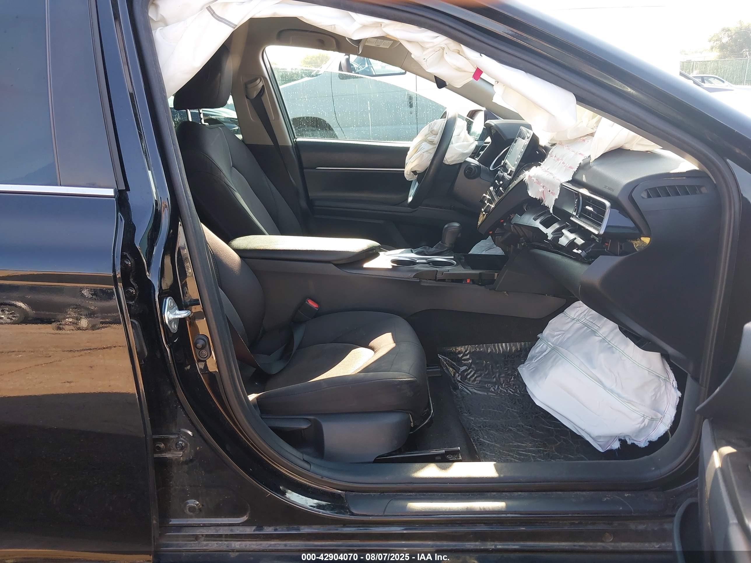 TOYOTA CAMRY image 5