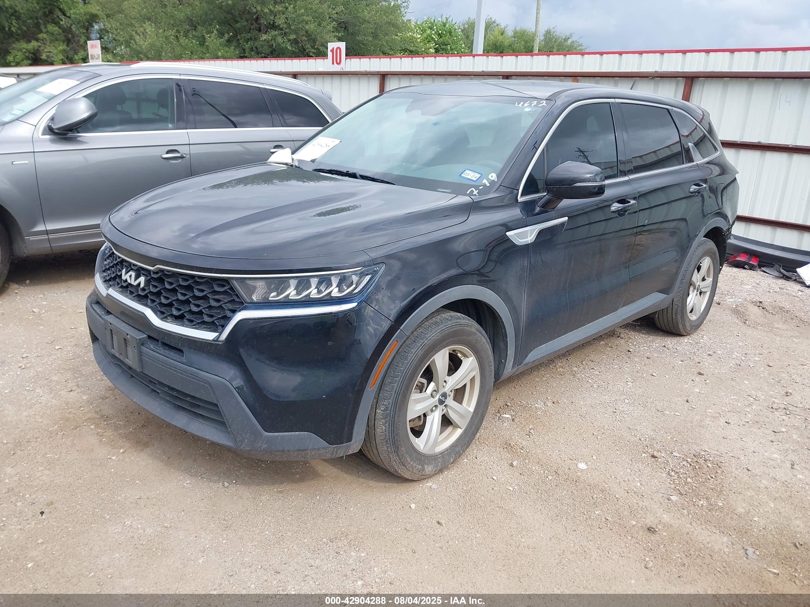 KIA SORENTO image 2
