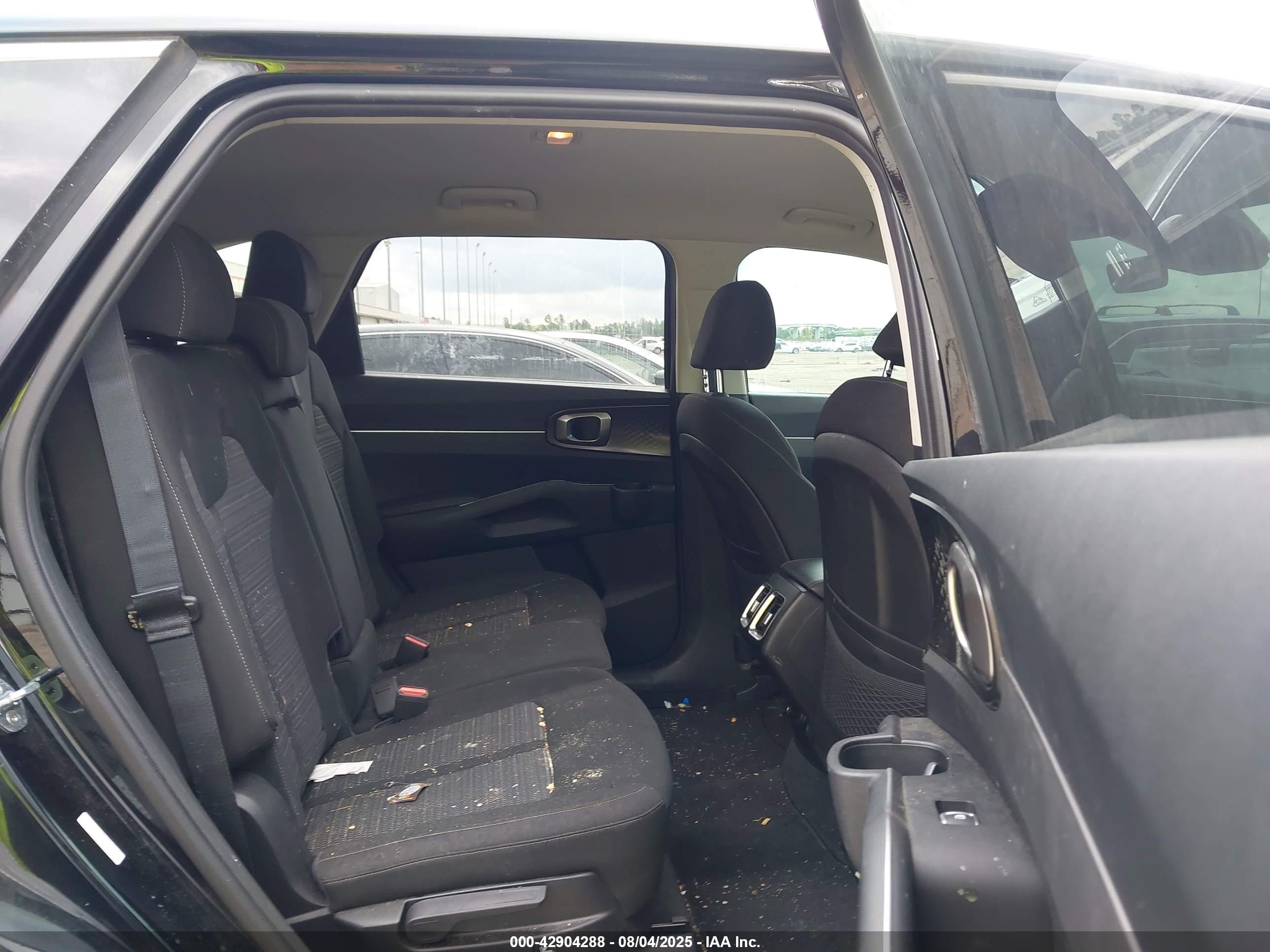 KIA SORENTO image 8