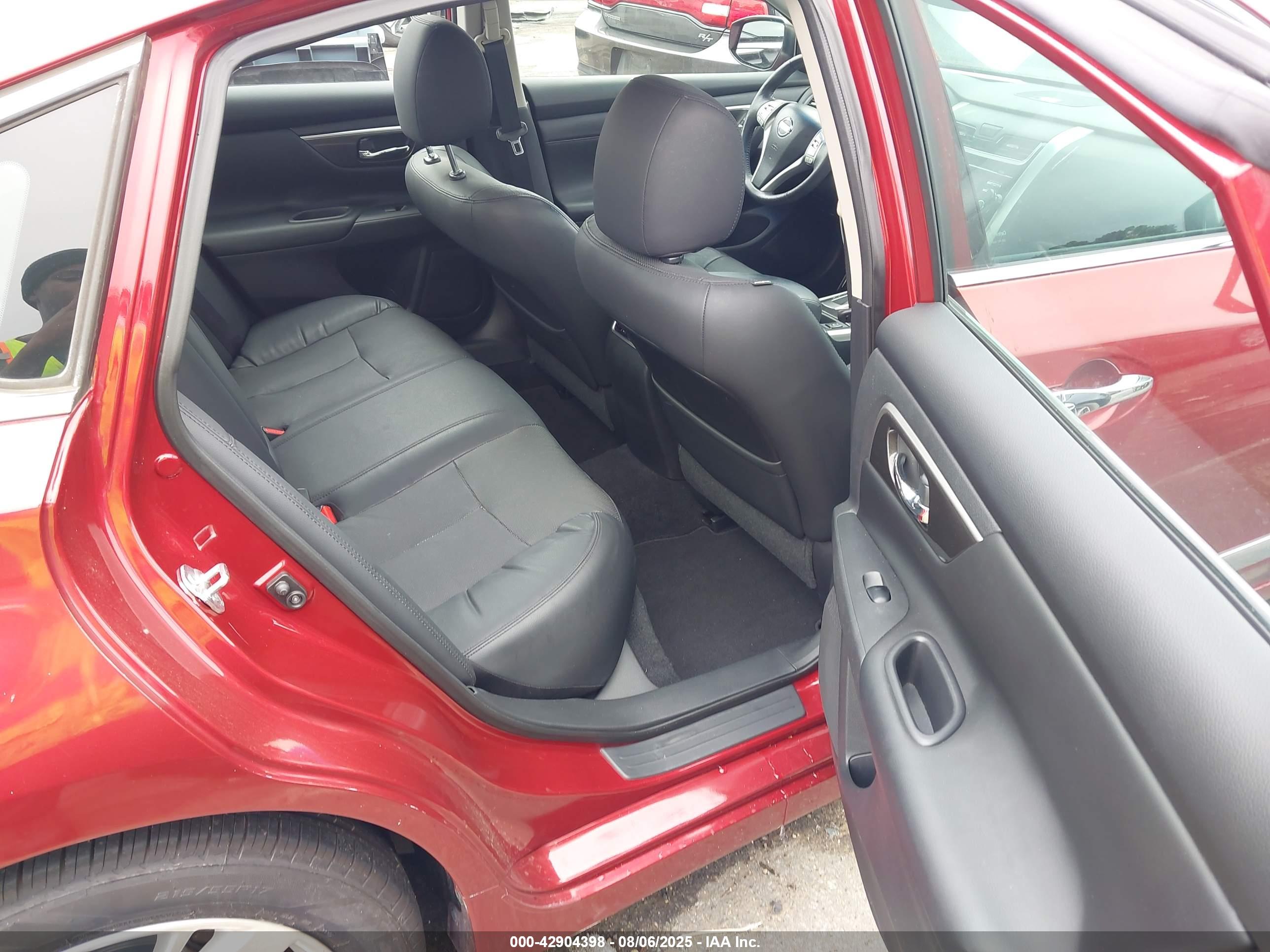 NISSAN ALTIMA image 8