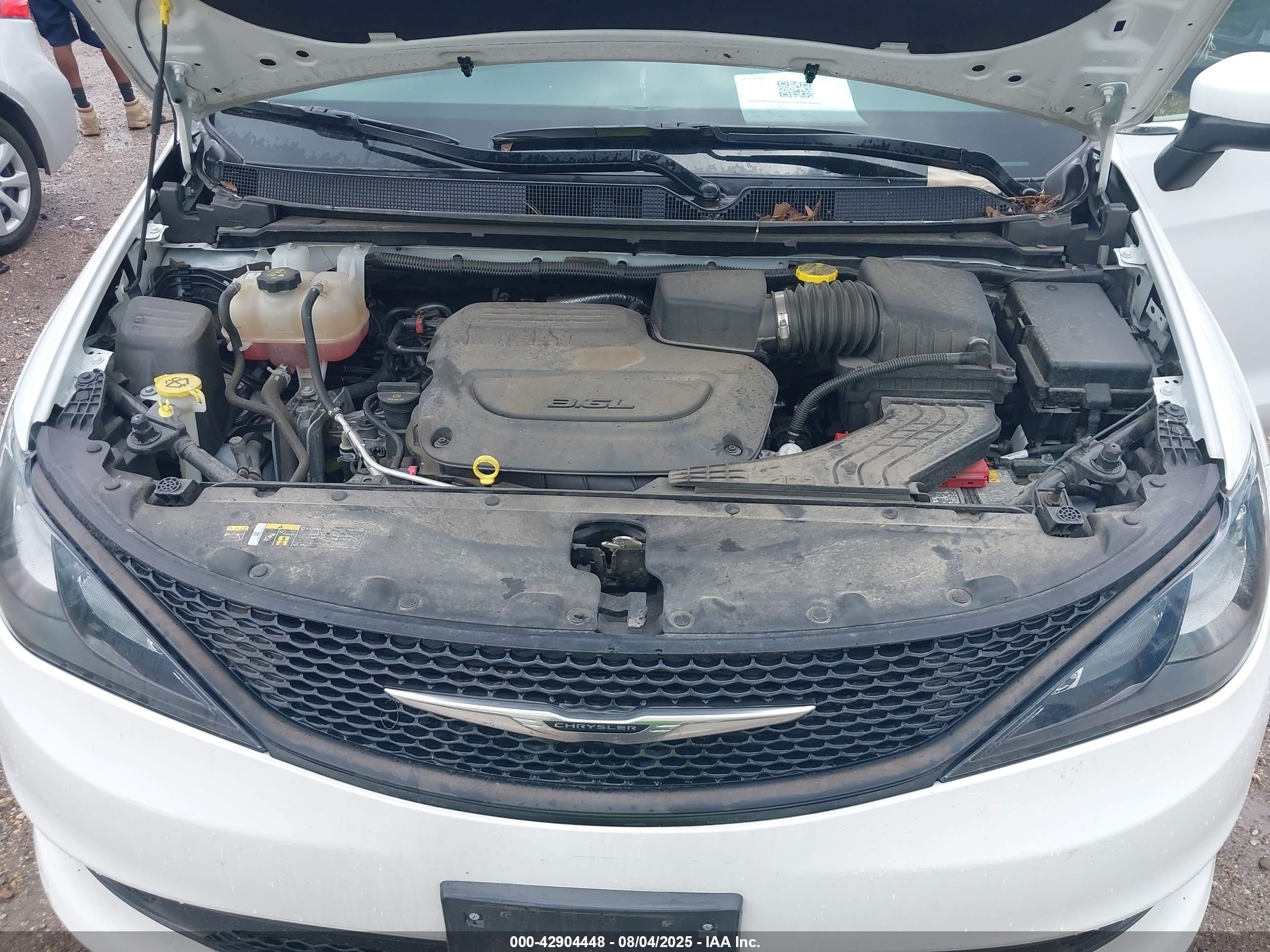 CHRYSLER VOYAGER image 10