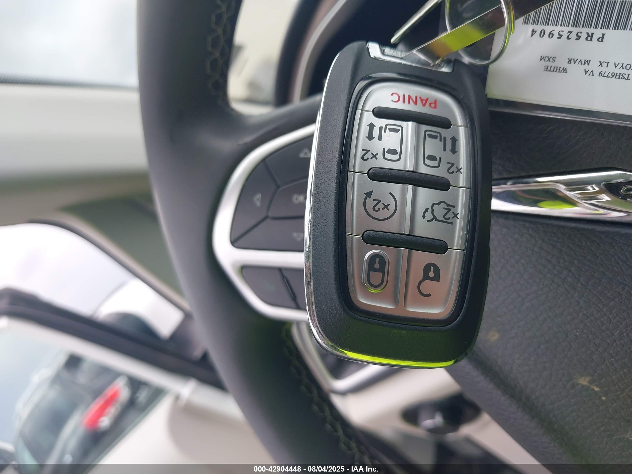 CHRYSLER VOYAGER image 11