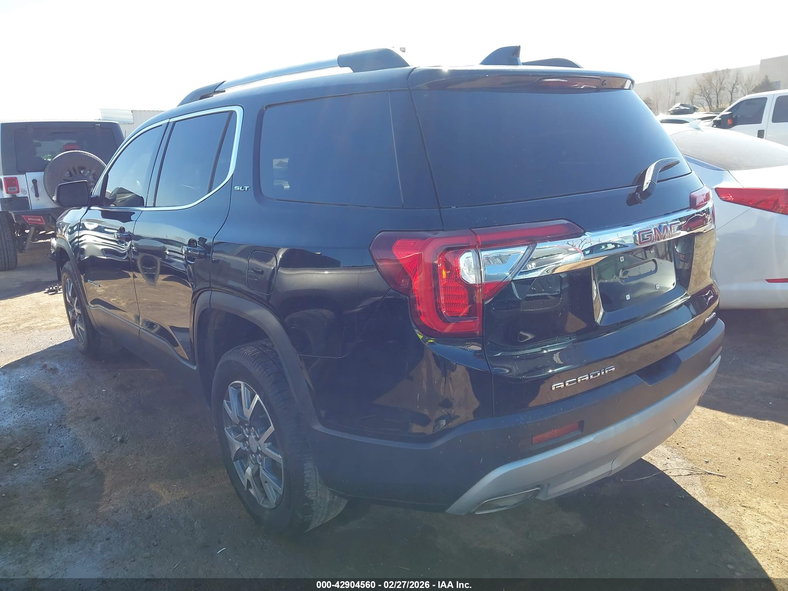 GMC ACADIA image 3