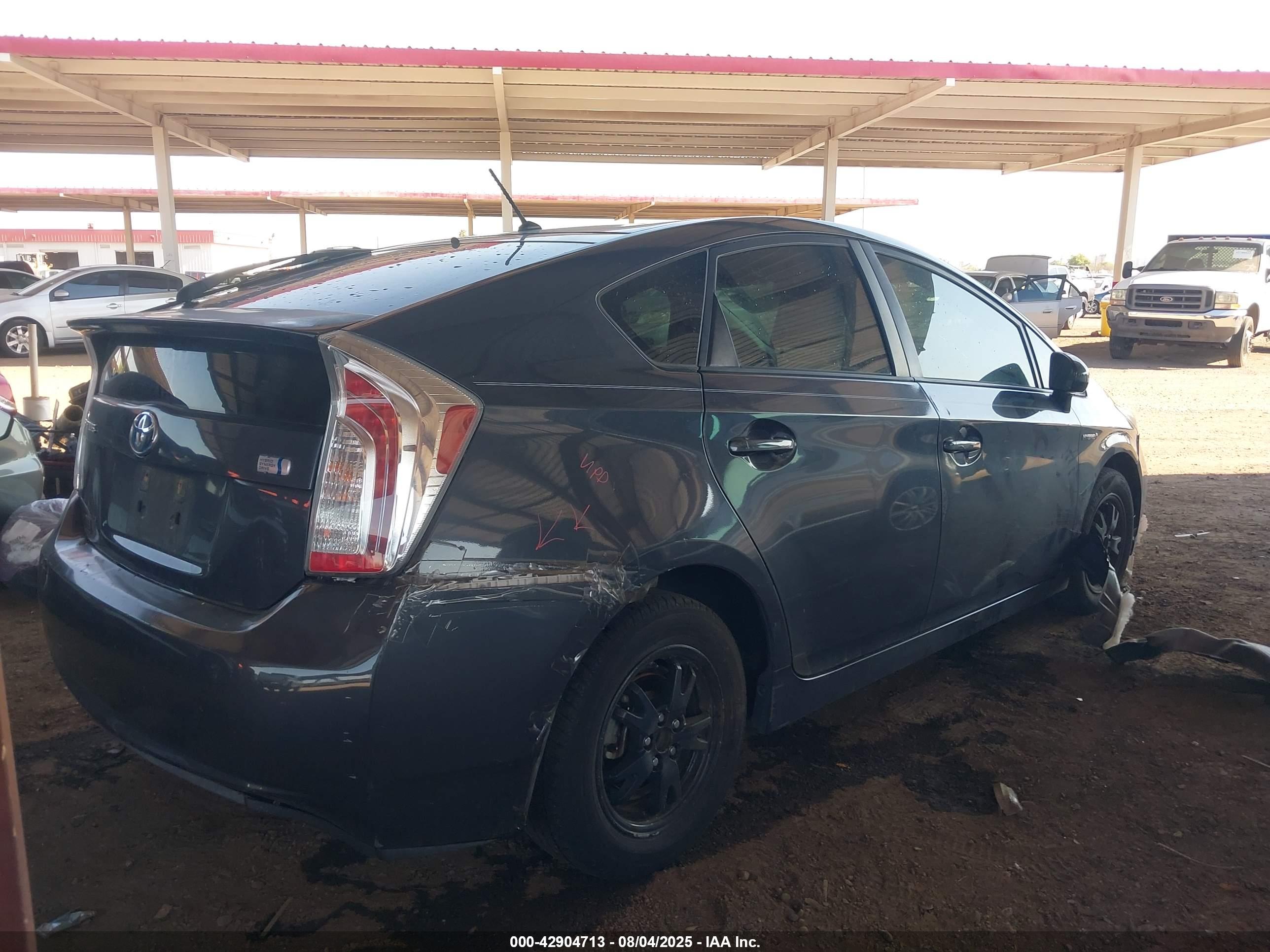 TOYOTA PRIUS image 4
