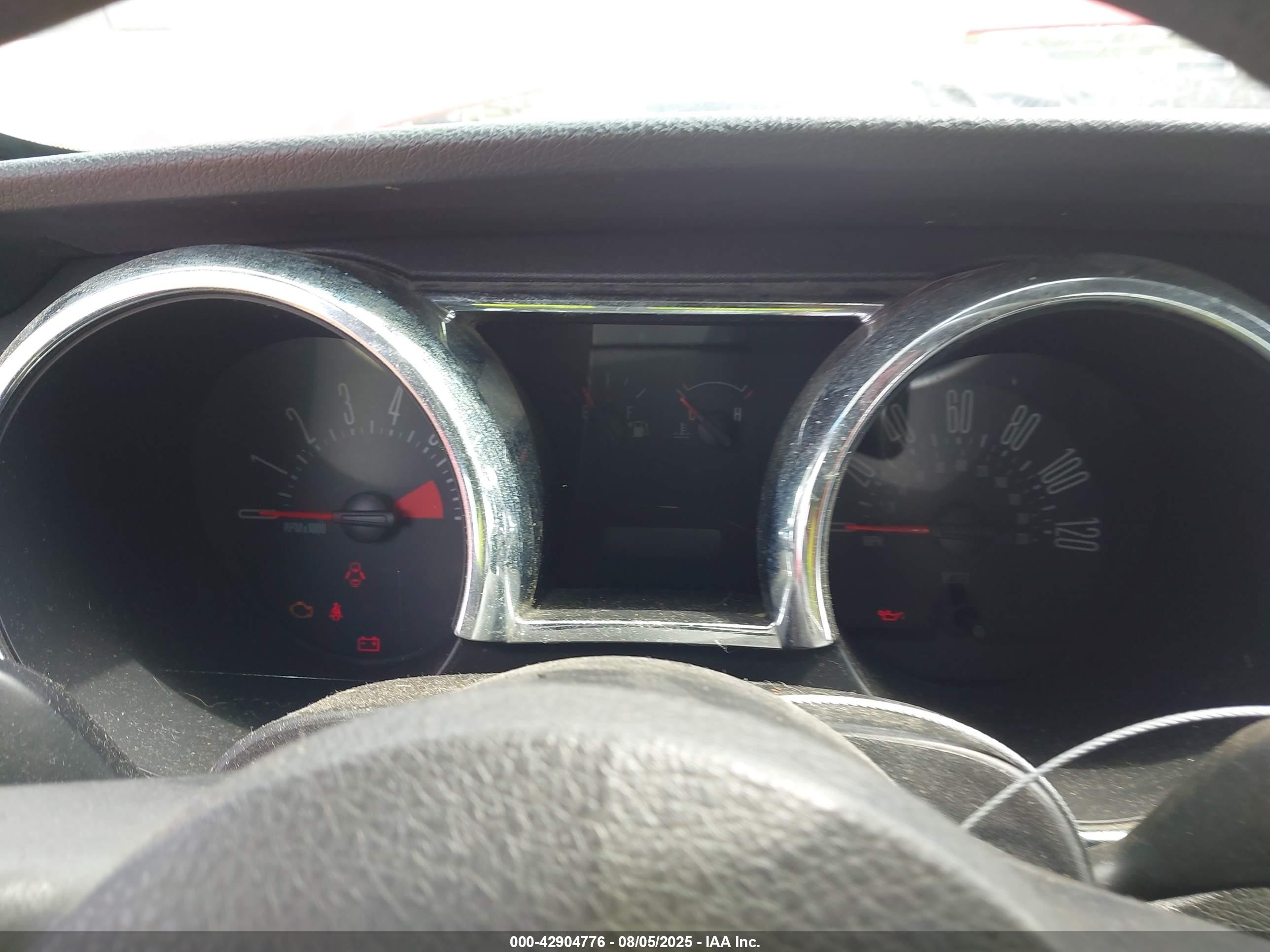 FORD MUSTANG image 7