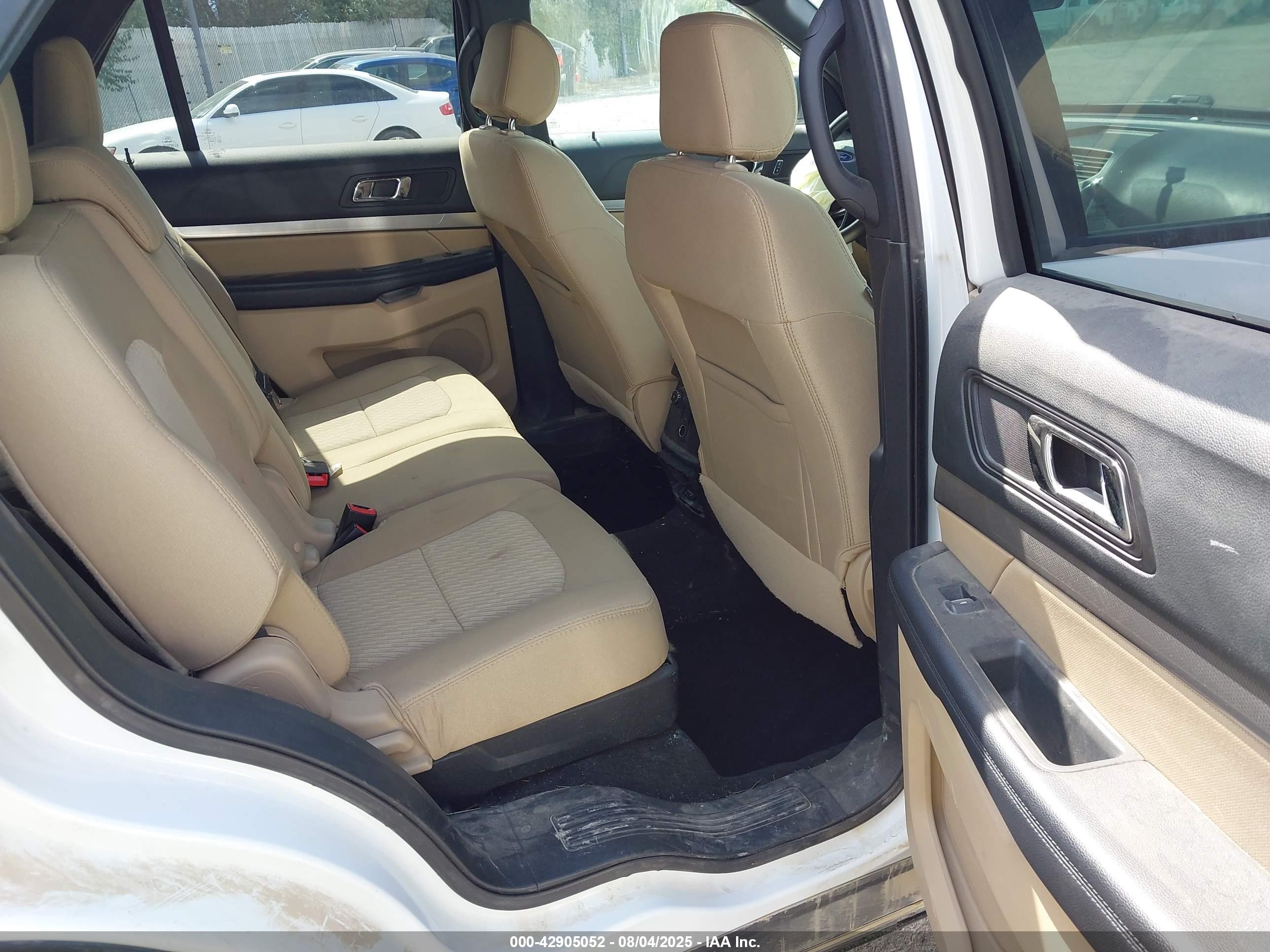 FORD EXPLORER image 8