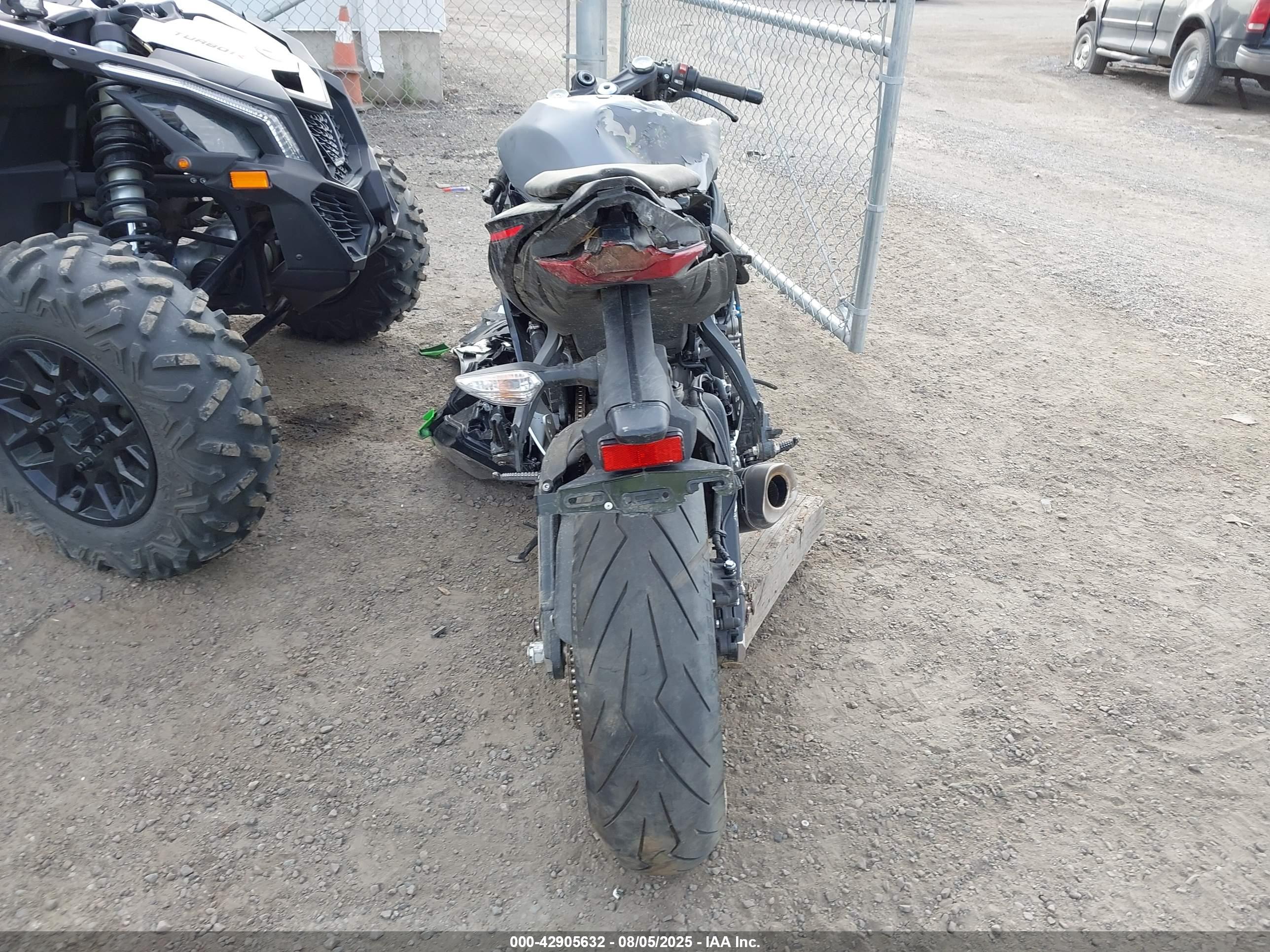 KAWASAKI ZX636 image 6