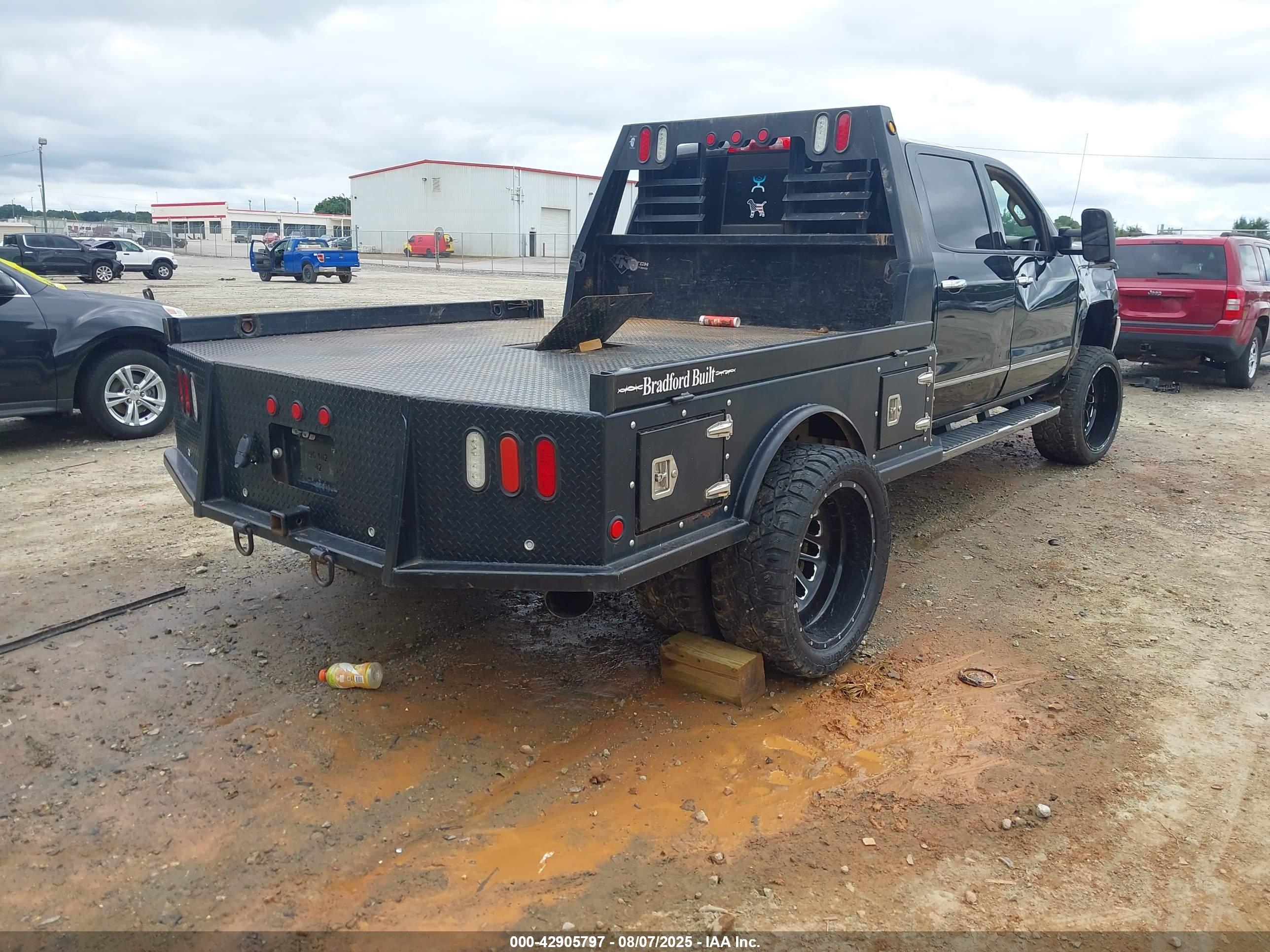 CHEVROLET SILVERADO image 4