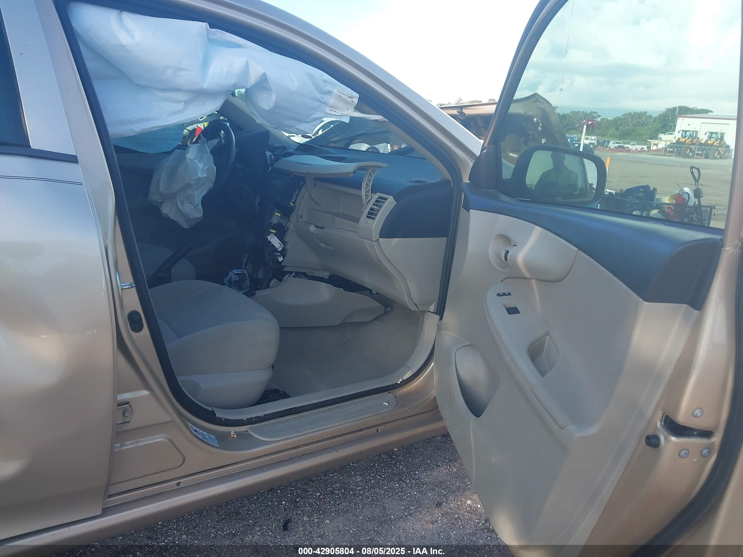 TOYOTA COROLLA image 5