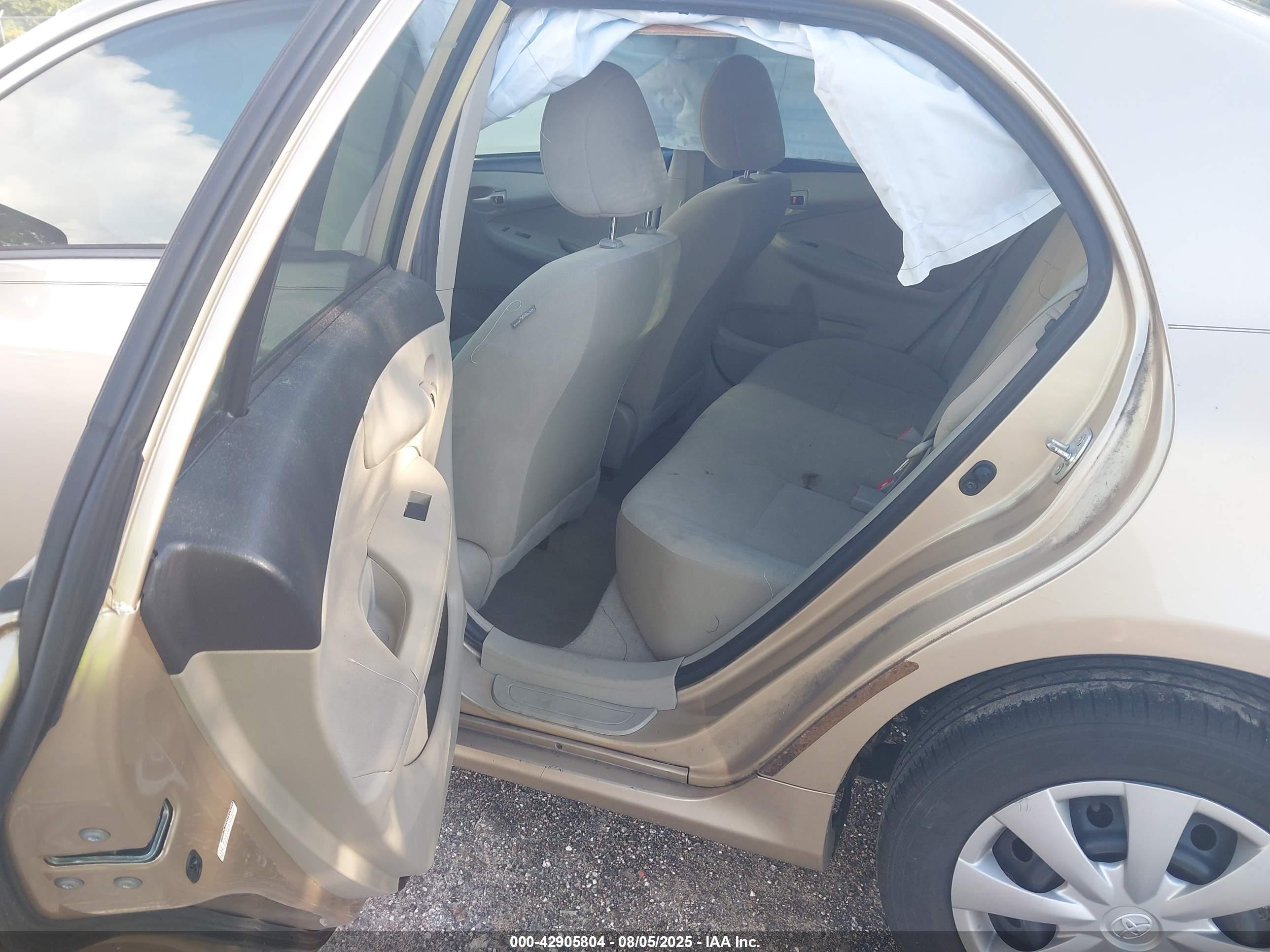 TOYOTA COROLLA image 8