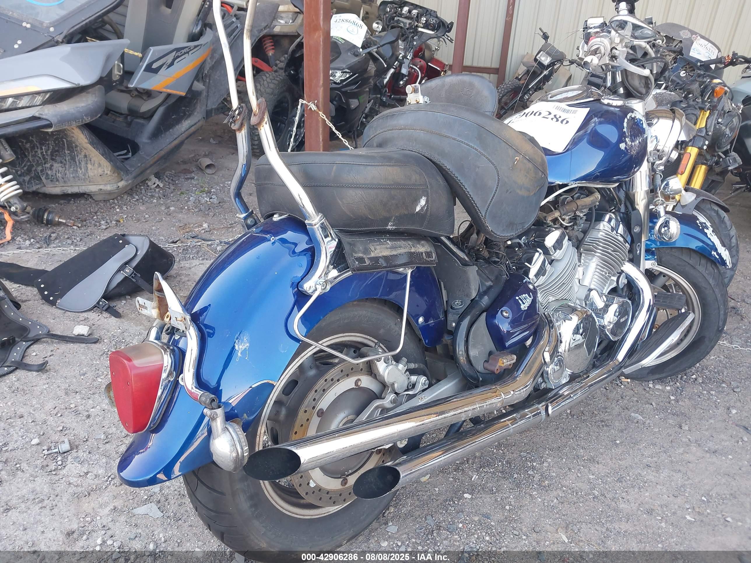 YAMAHA XVZ13 image 4