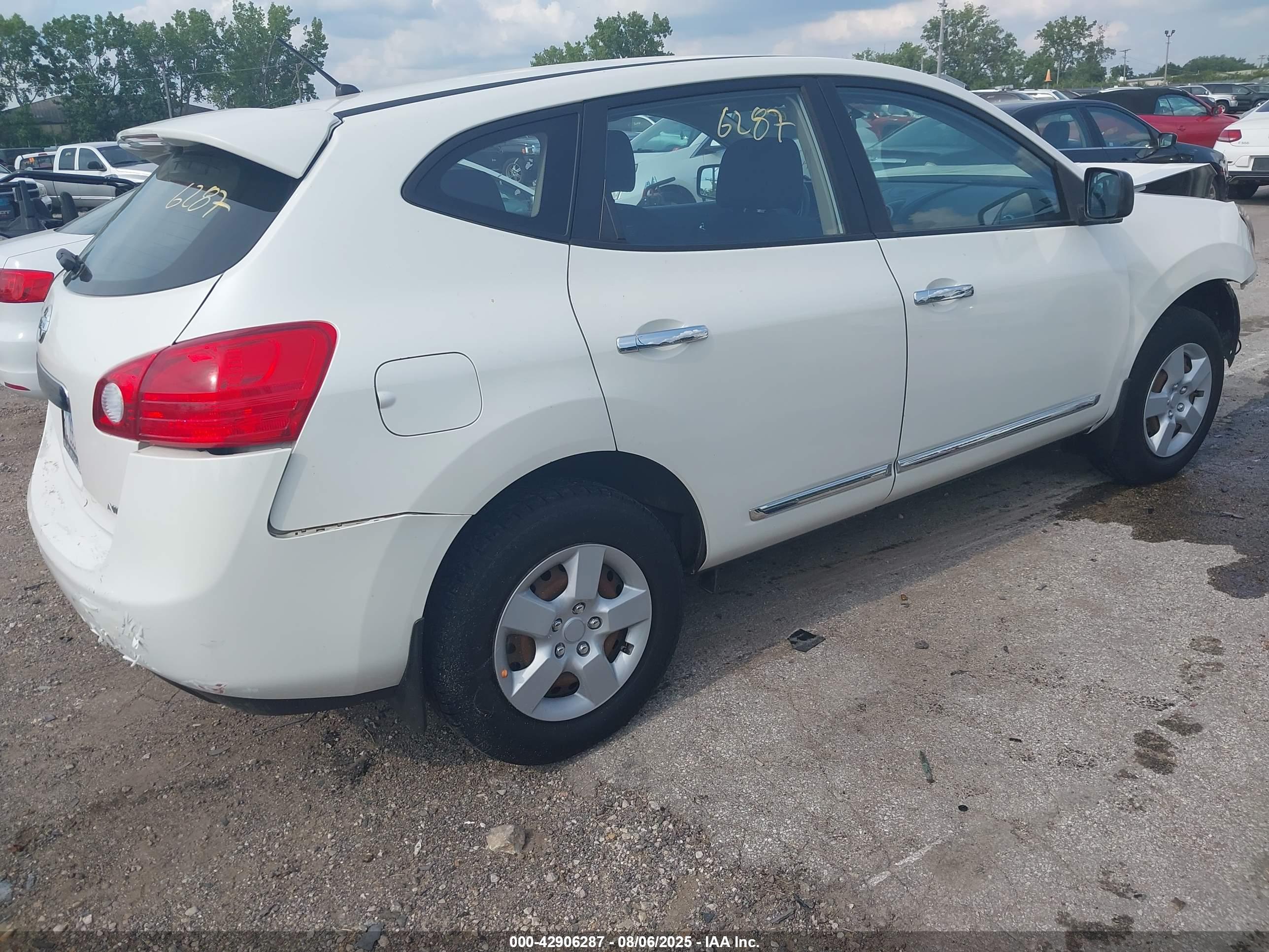 NISSAN ROGUE image 4