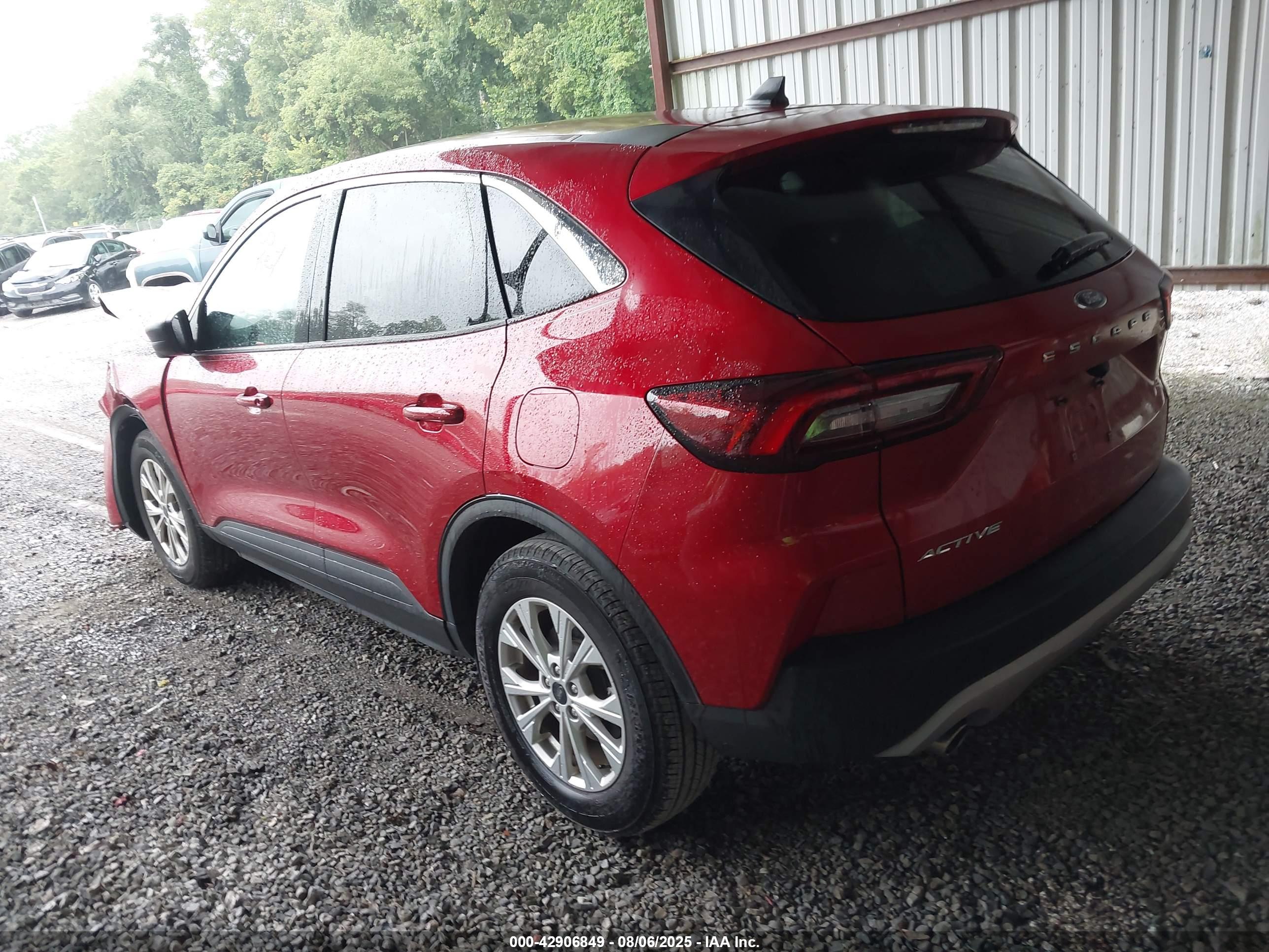 FORD ESCAPE image 3