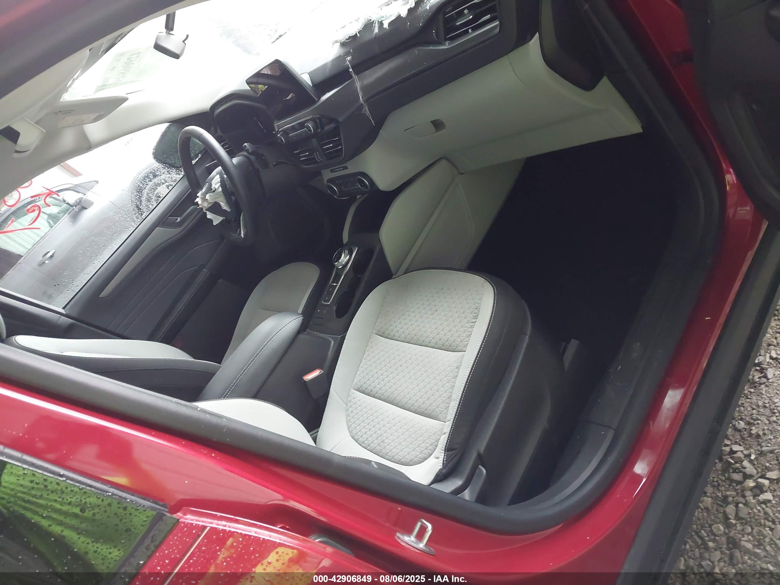 FORD ESCAPE image 5