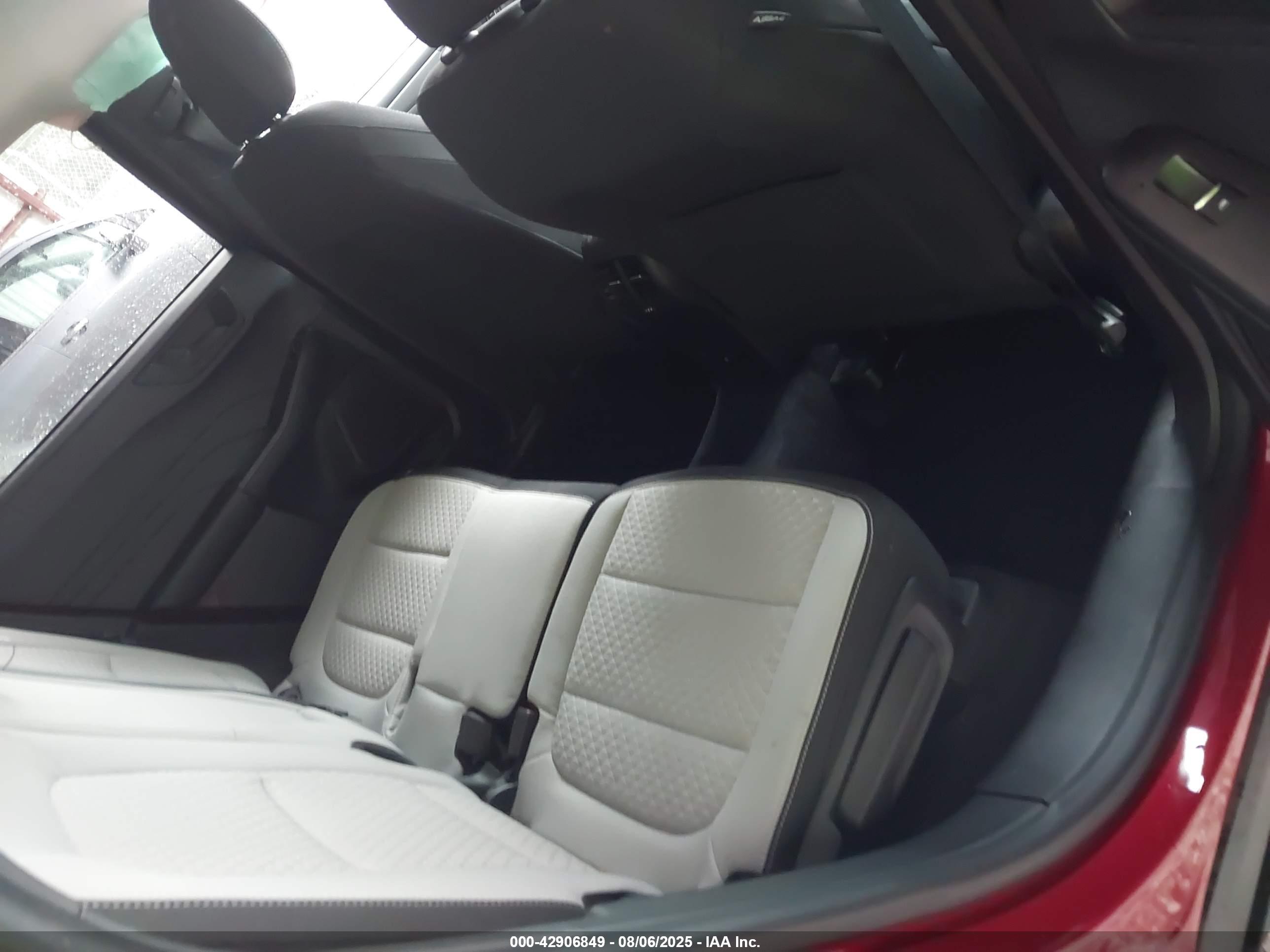 FORD ESCAPE image 8