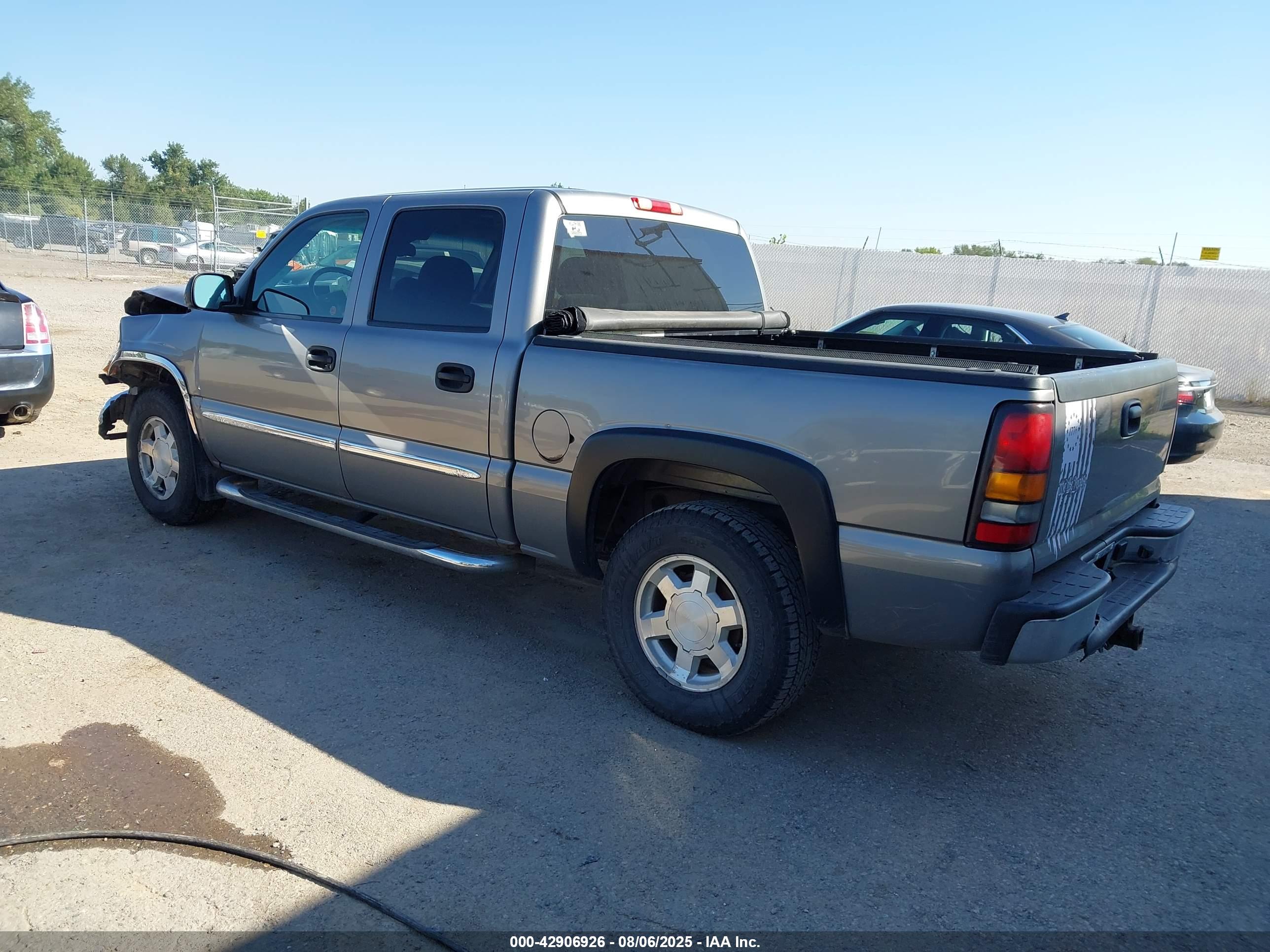 GMC SIERRA image 3