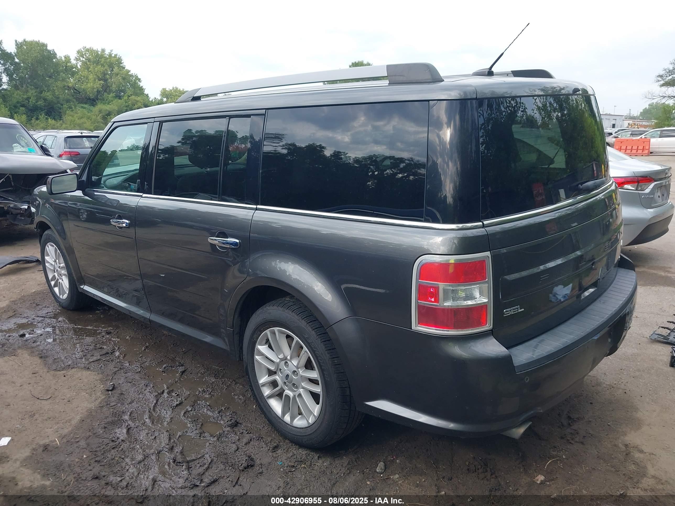 FORD FLEX image 3