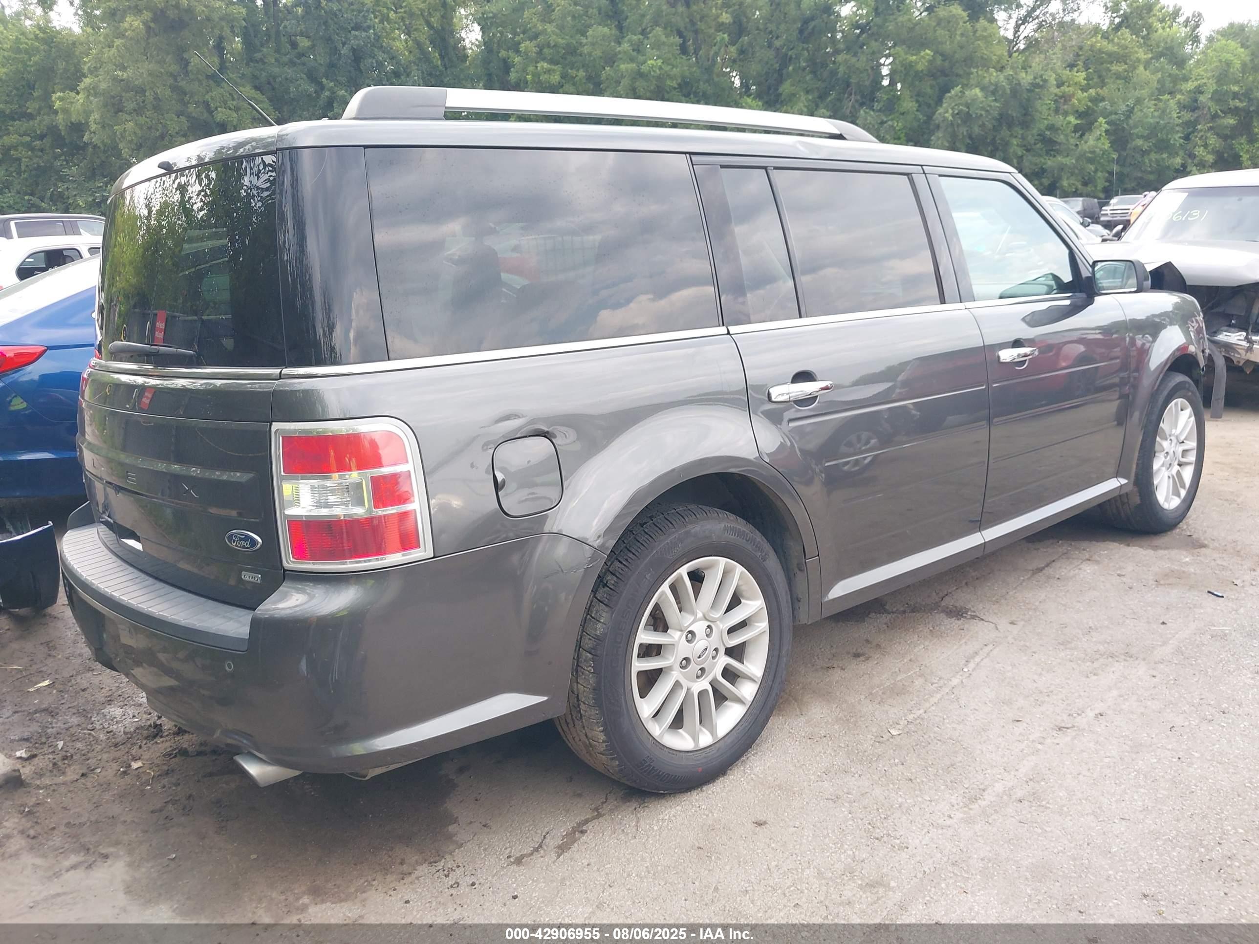 FORD FLEX image 4