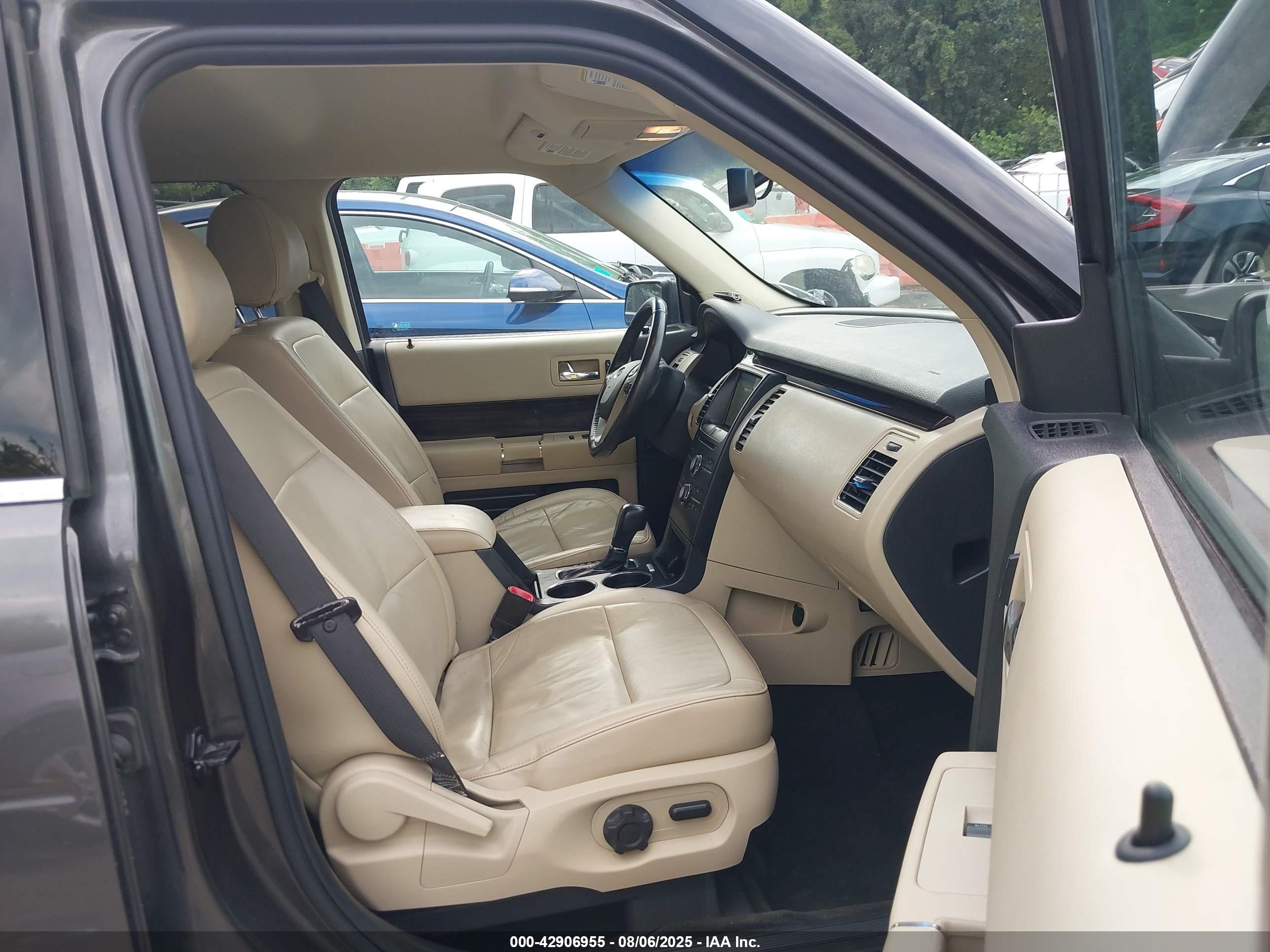 FORD FLEX image 5