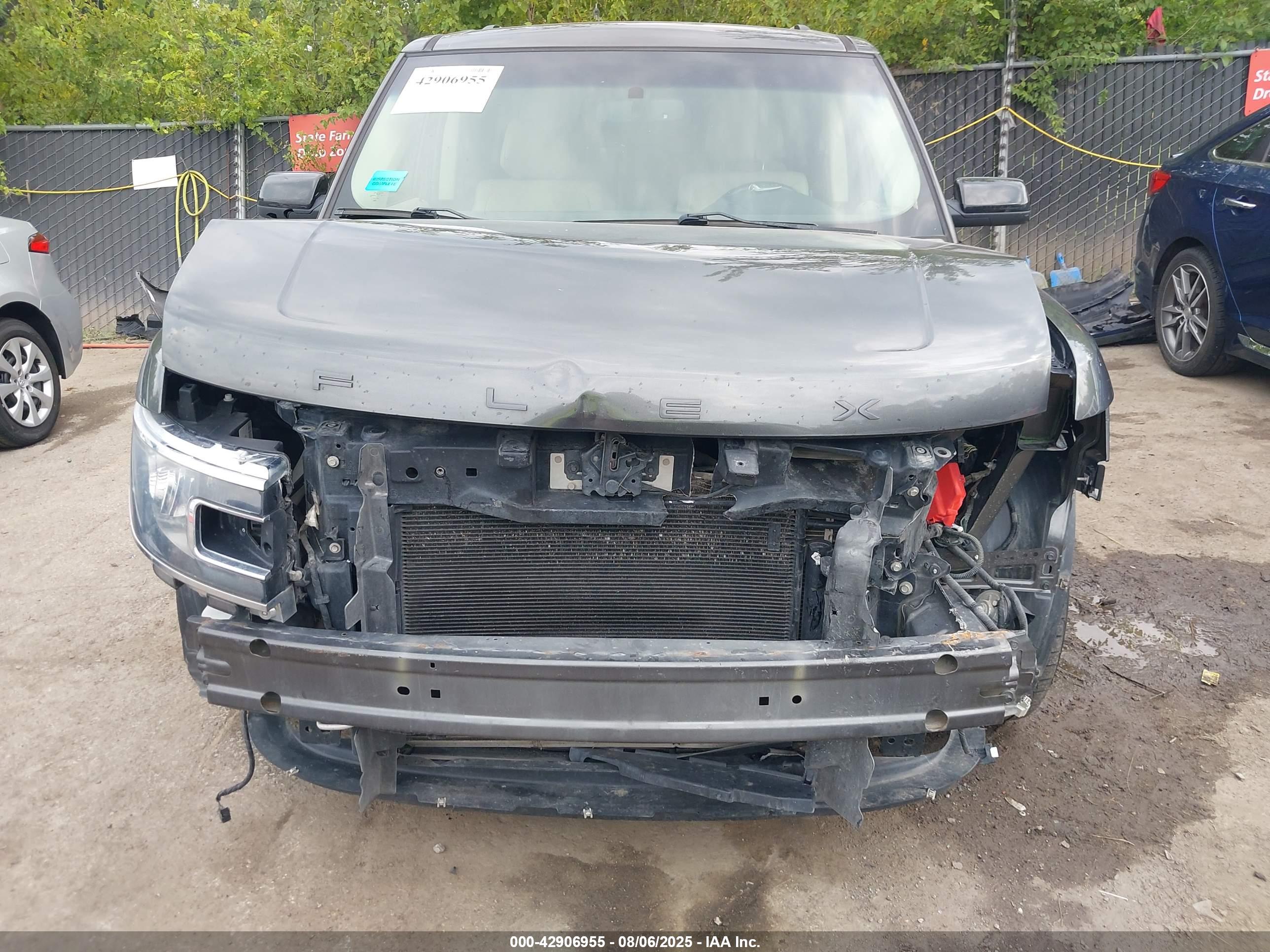FORD FLEX image 6