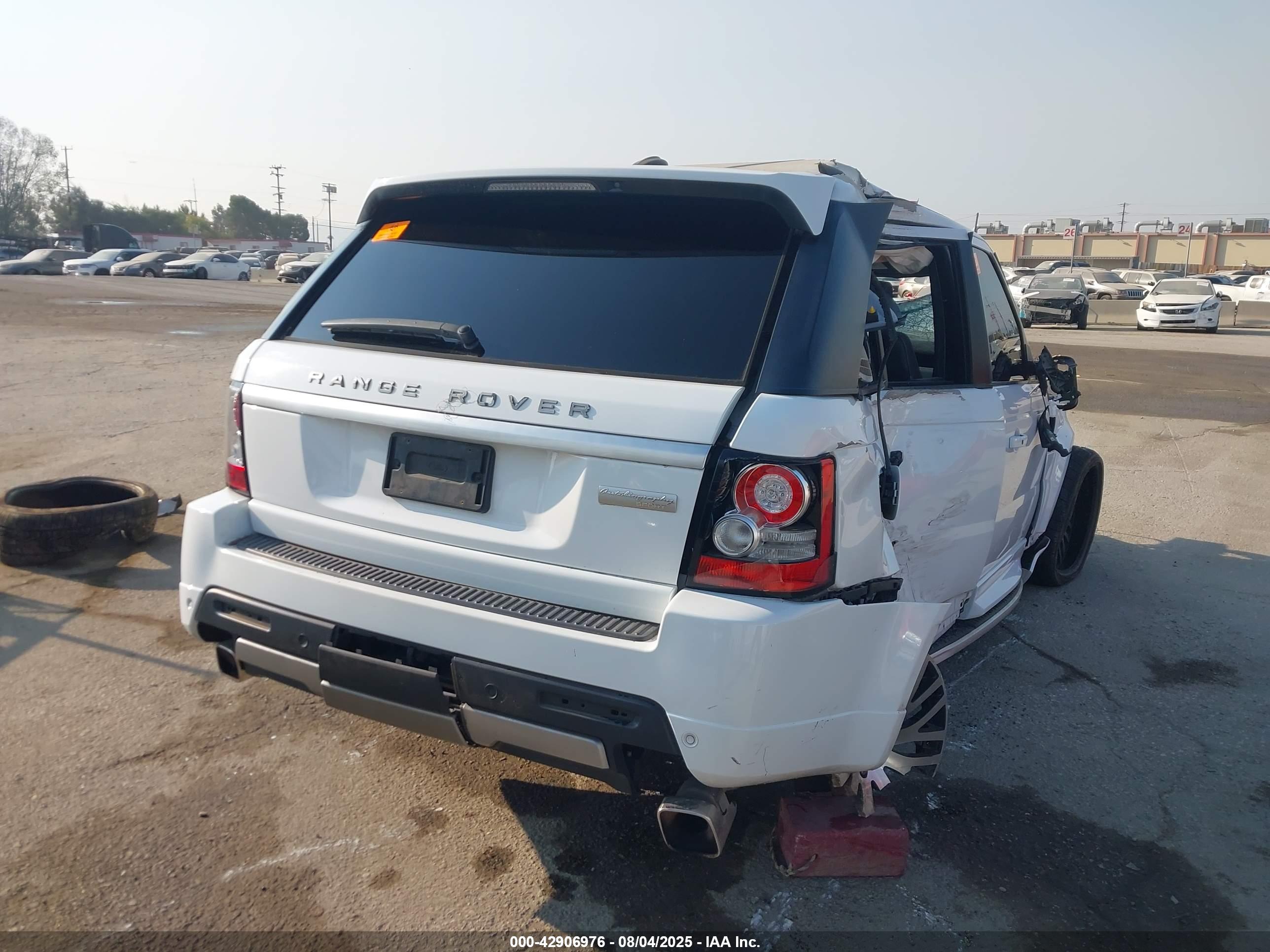 LAND ROVER image 4
