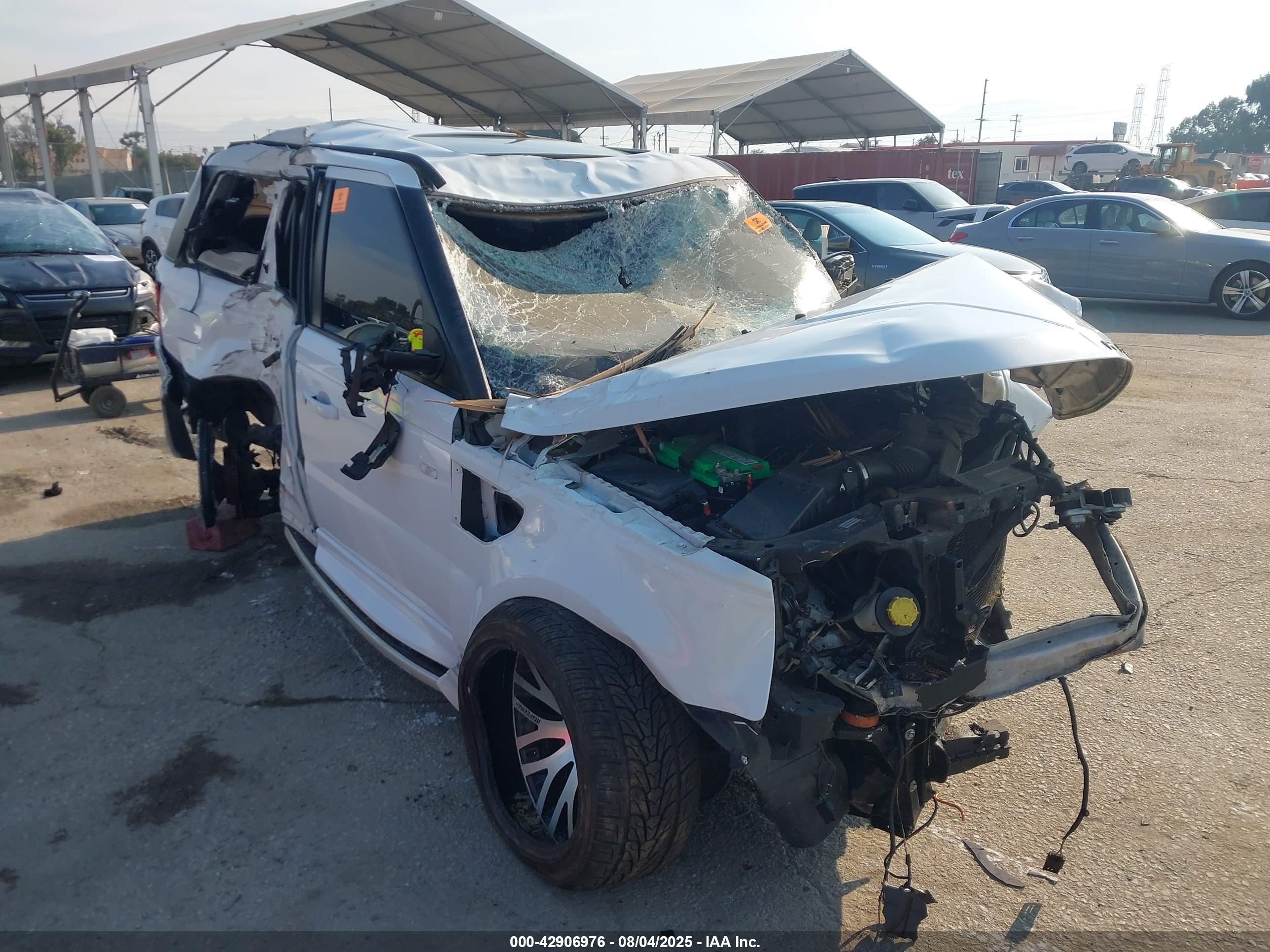 LAND ROVER image 6